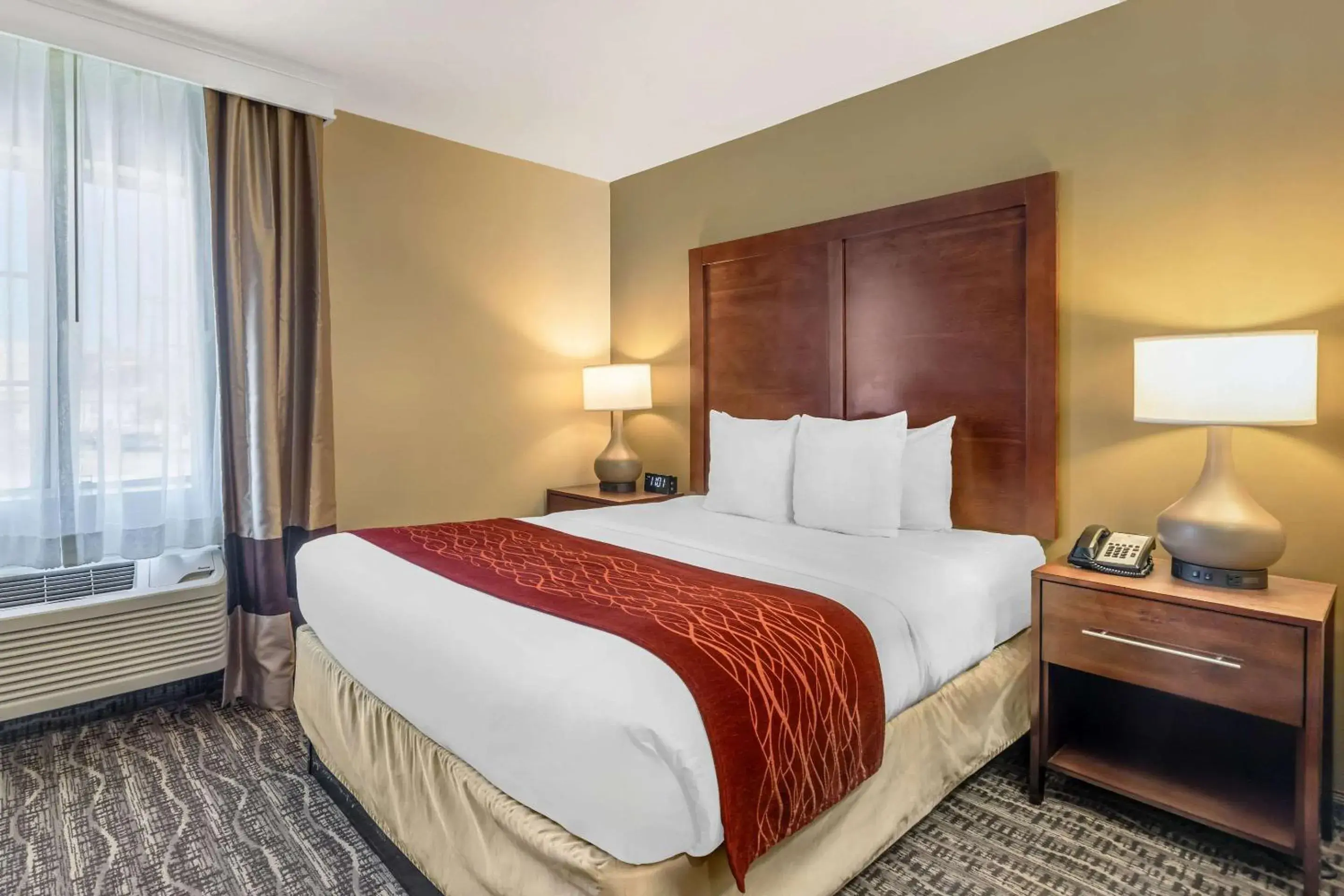 Queen Room - Non-Smoking in Comfort Inn Monterey Park - Los Angeles Queen Room - Non-Smoking in Comfort Inn Monterey Park - Los Angeles