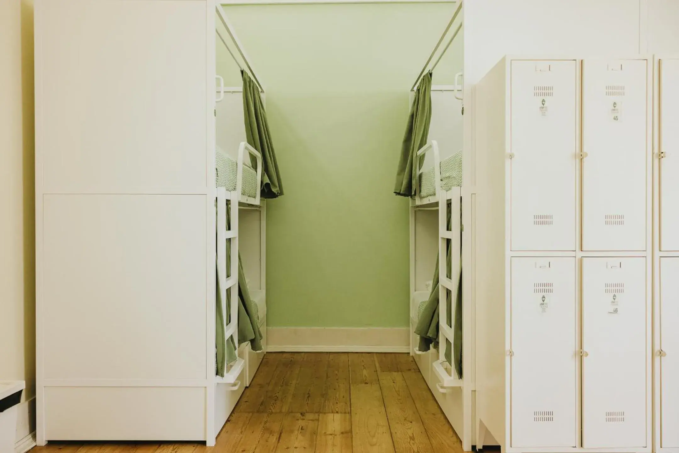 Bed in 10-Bed Dormitory Room with City View in Lisb'on Hostel Bed in 10-Bed Dormitory Room with City View in Lisb'on Hostel