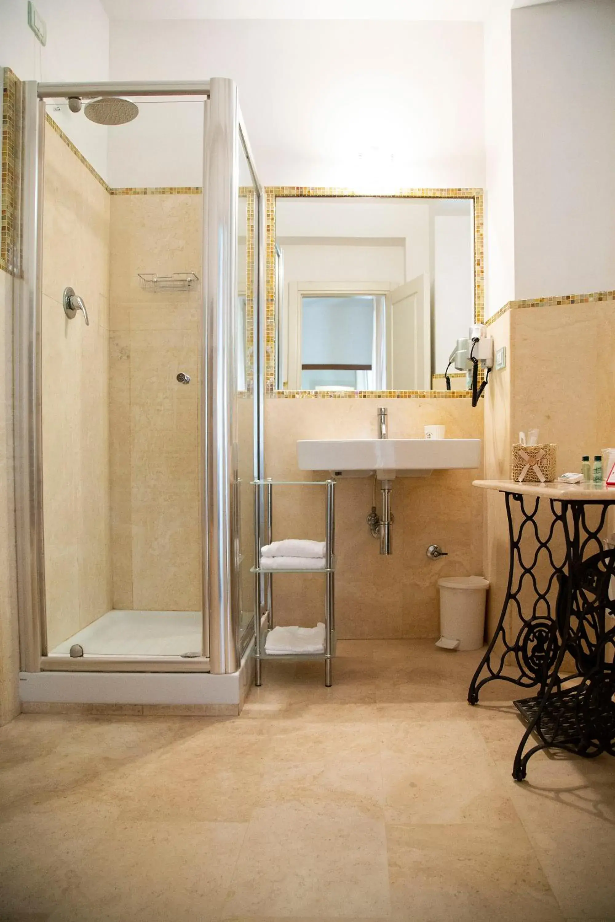 Classic Triple Room in Residenza dei Capitani Classic Triple Room in Residenza dei Capitani