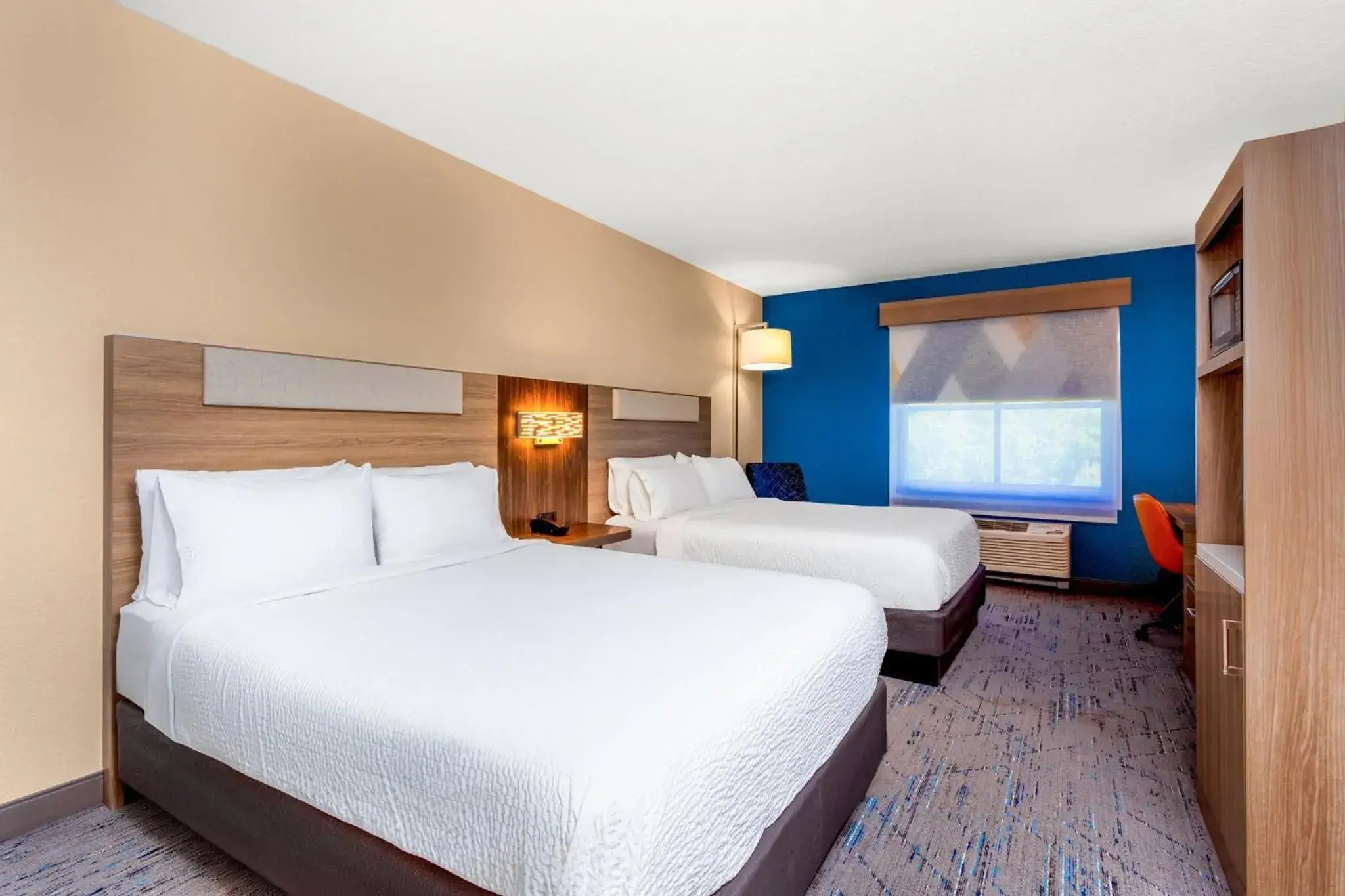 Queen Room with Two Queen Beds - Hearing Accessible/Non-Smoking in Holiday Inn Express & Suites Palm Coast - I-95 Queen Room with Two Queen Beds - Hearing Accessible/Non-Smoking in Holiday Inn Express & Suites Palm Coast - I-95