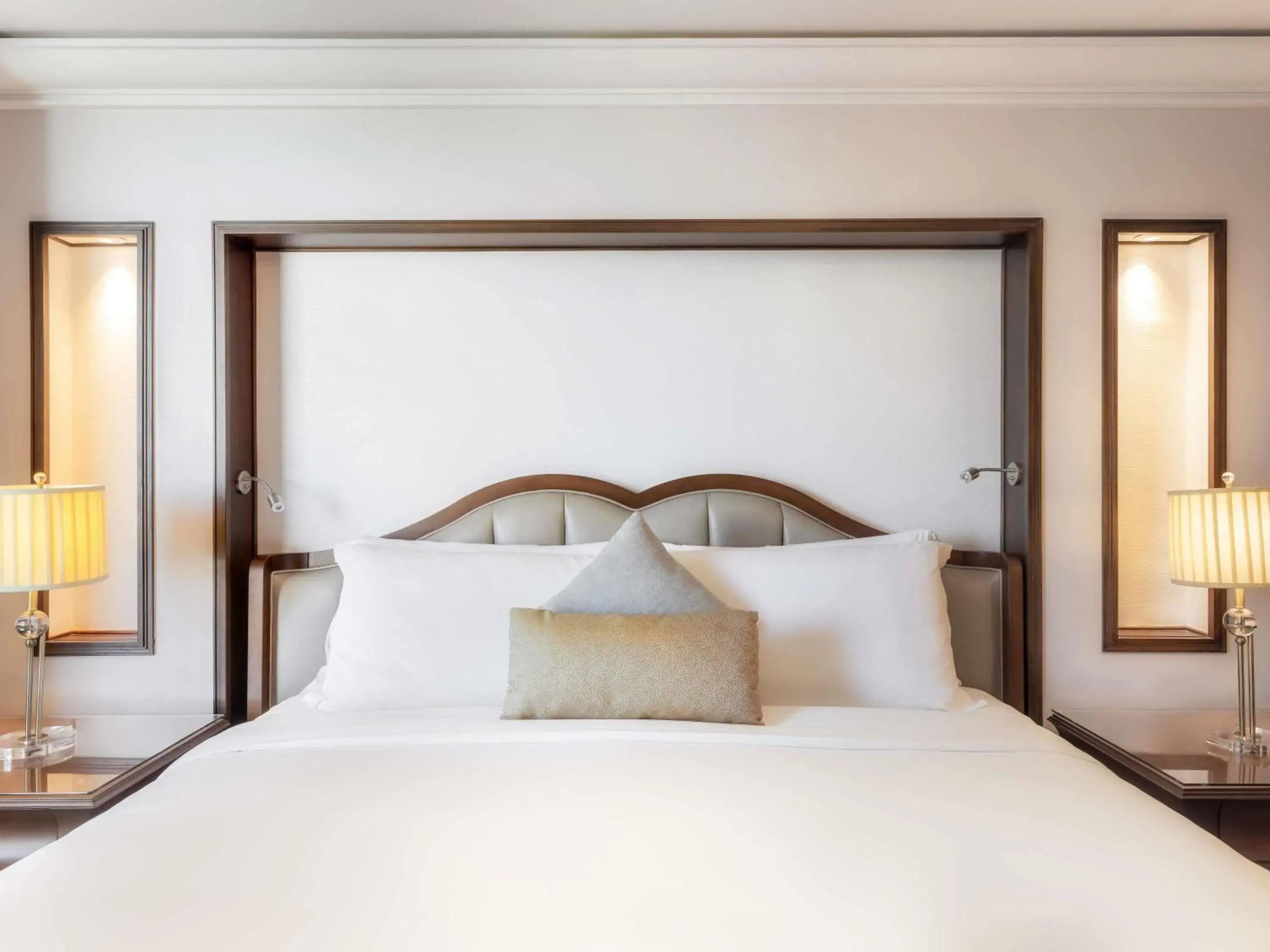 Deluxe One Bedroom Suite Partial Kaaba View in Raffles Makkah Palace Deluxe One Bedroom Suite Partial Kaaba View in Raffles Makkah Palace