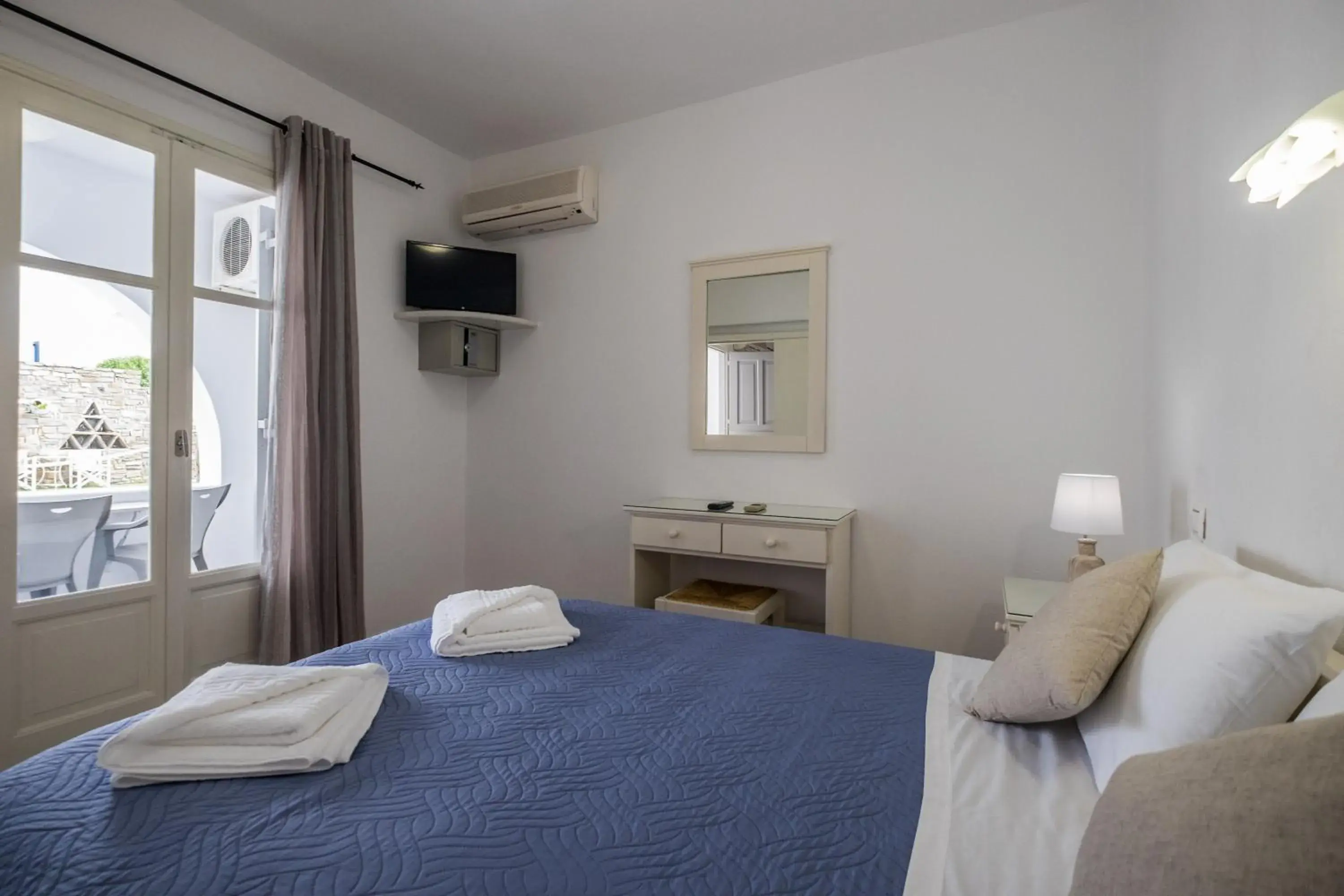 Two-Bedroom Apartment in Joseph Studios Two-Bedroom Apartment in Joseph Studios