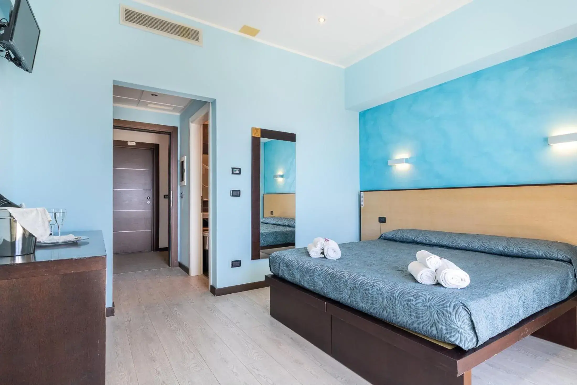 Economy Double Room in Jonico Hotel Economy Double Room in Jonico Hotel