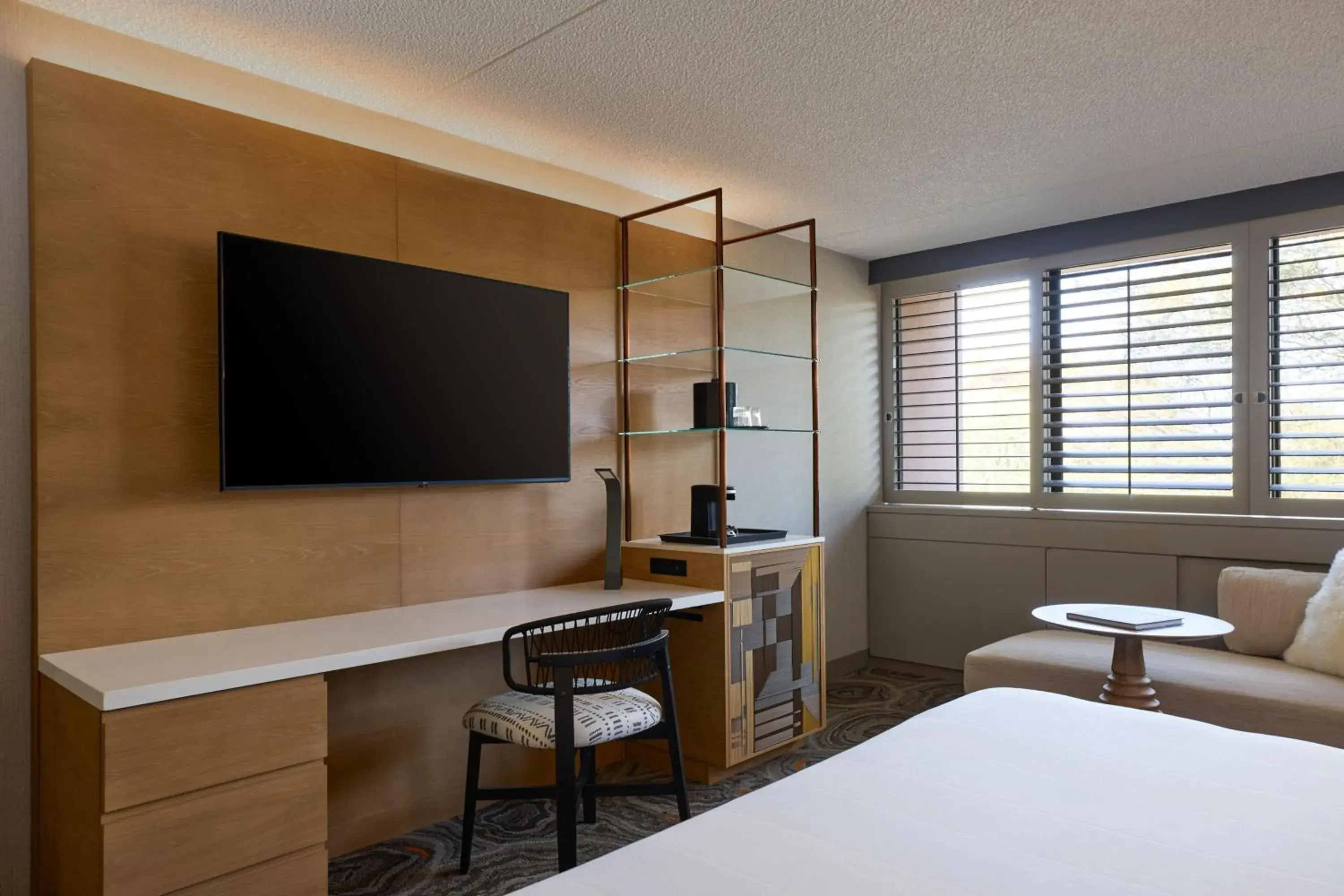 King Room with King Bed in Phoenix Marriott Resort Tempe at The Buttes King Room with King Bed in Phoenix Marriott Resort Tempe at The Buttes