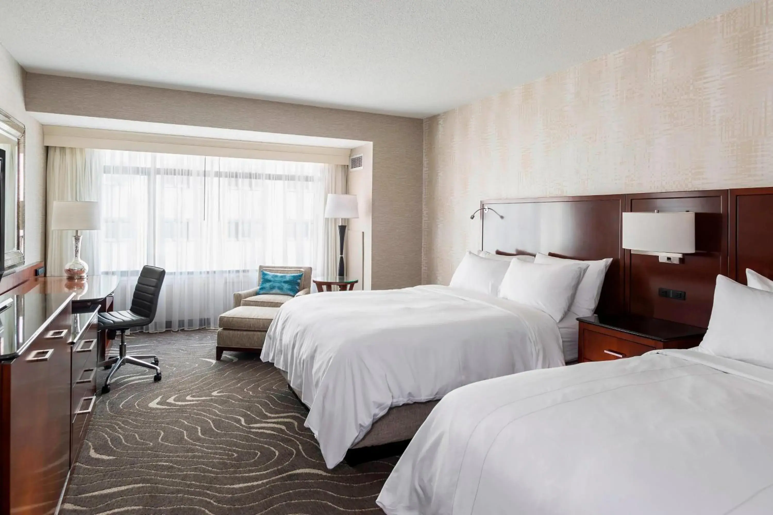 Queen Room with Two Queen Beds - Concierge Level/Top Floor in Rochester Marriott Mayo Clinic Area Queen Room with Two Queen Beds - Concierge Level/Top Floor in Rochester Marriott Mayo Clinic Area