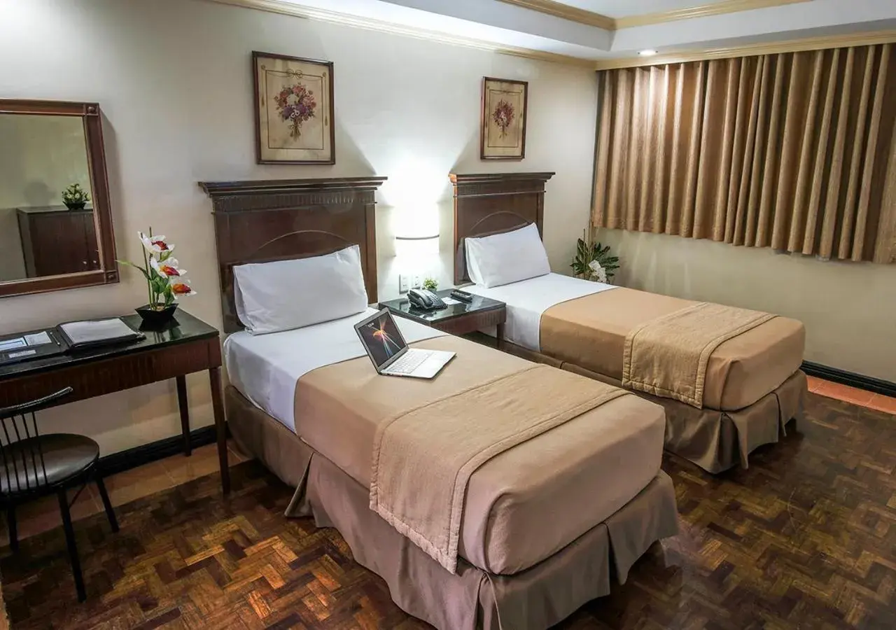 Deluxe Twin Room in Fersal Hotel - P. Tuazon Cubao Deluxe Twin Room in Fersal Hotel - P. Tuazon Cubao