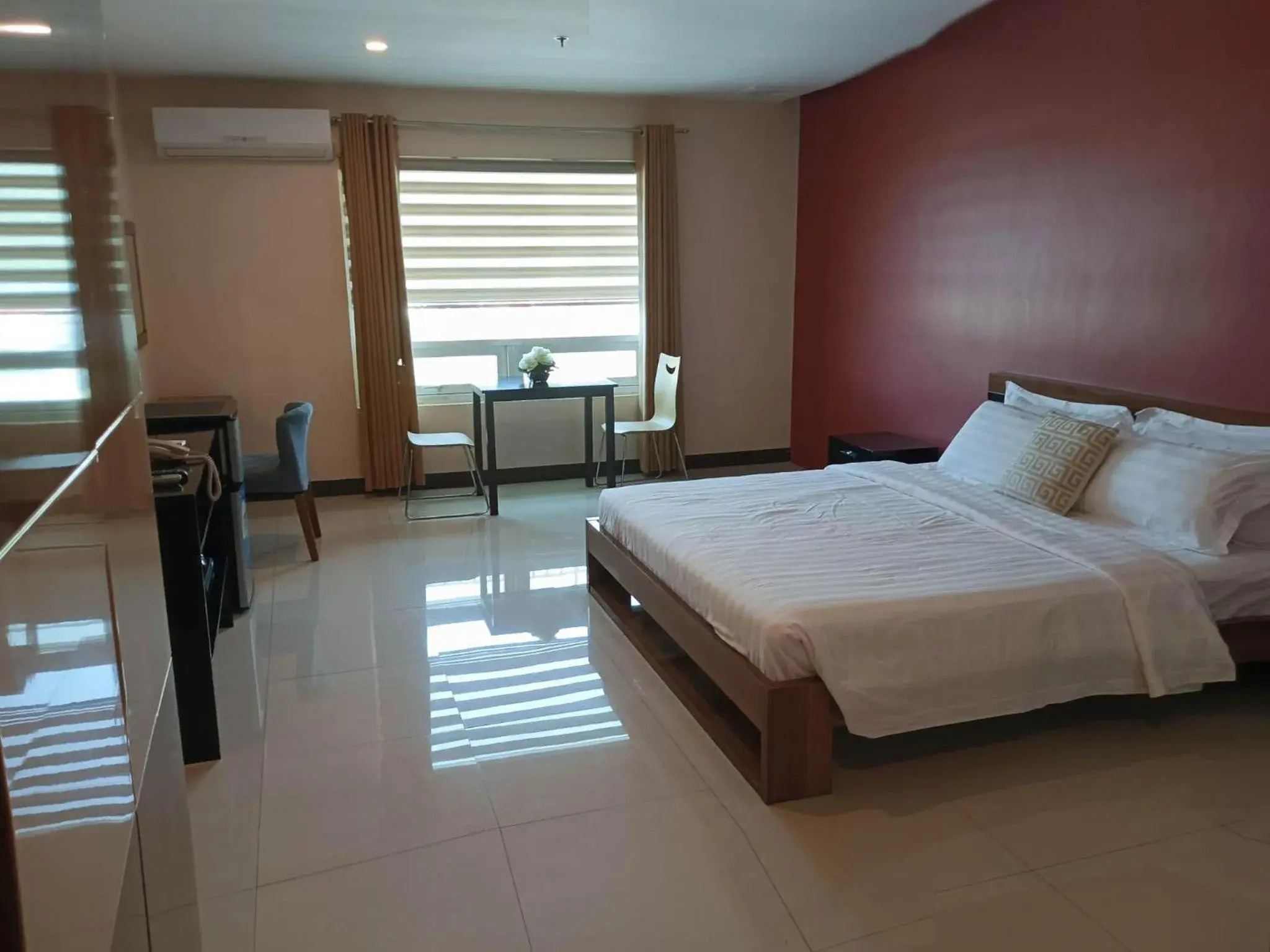 King Room in YBC Grand Hotel King Room in YBC Grand Hotel