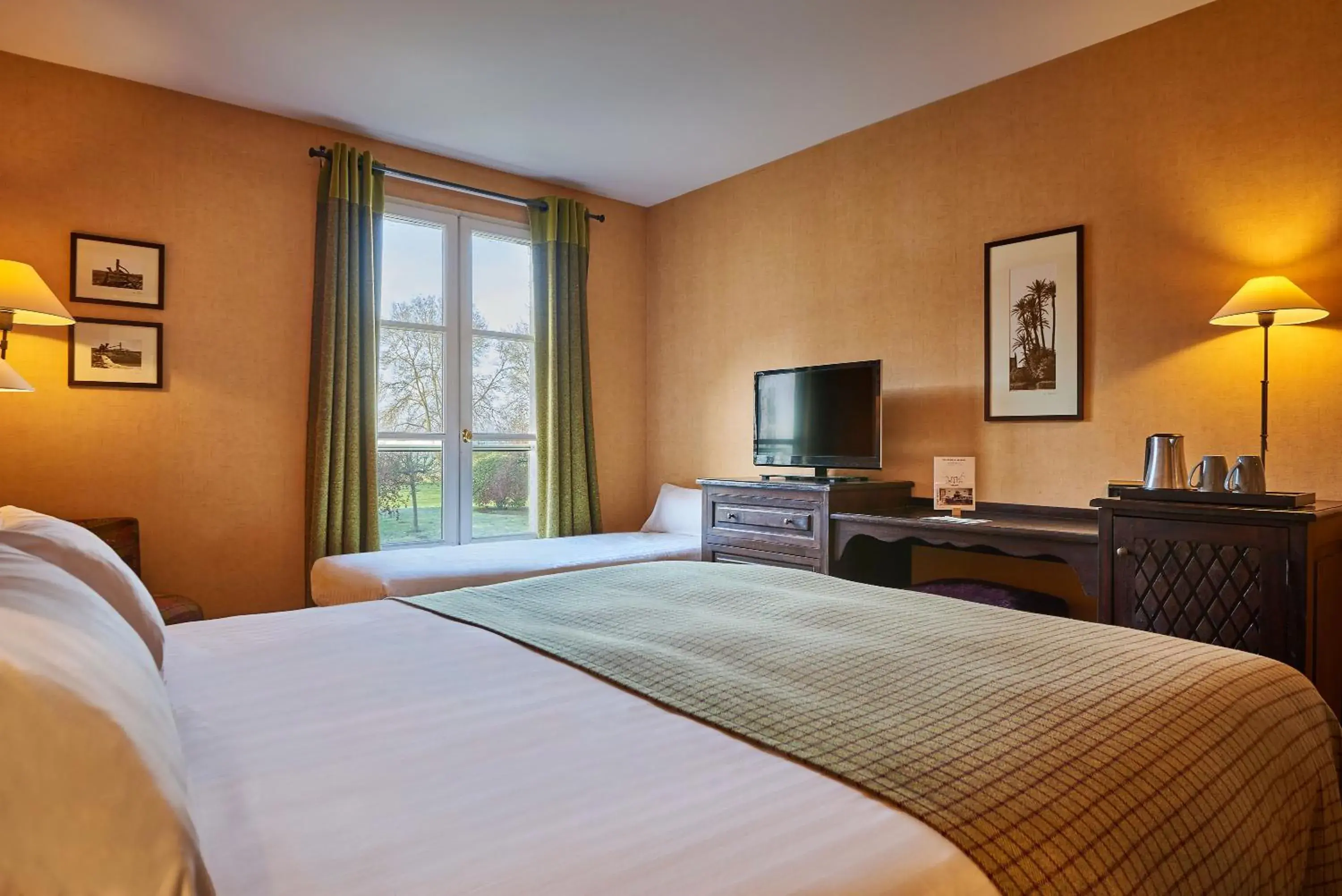 Family Room in Château De Villiers-Le-Mahieu Family Room in Château De Villiers-Le-Mahieu