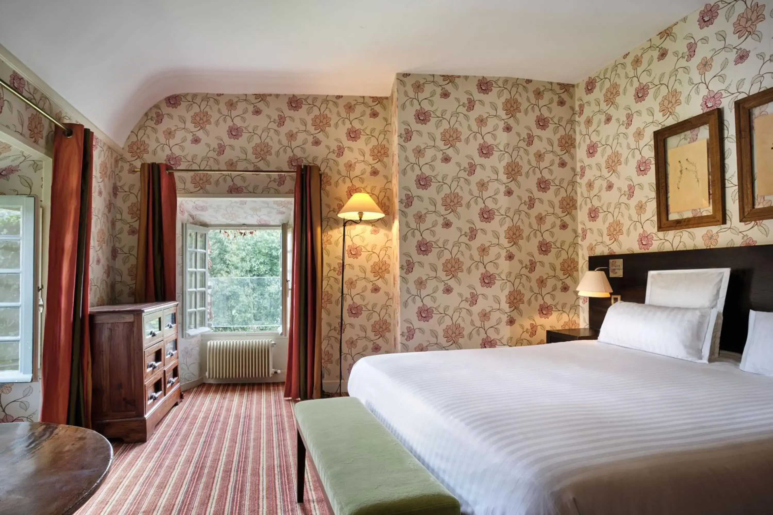 Superior Double Room in Château De Villiers-Le-Mahieu Superior Double Room in Château De Villiers-Le-Mahieu