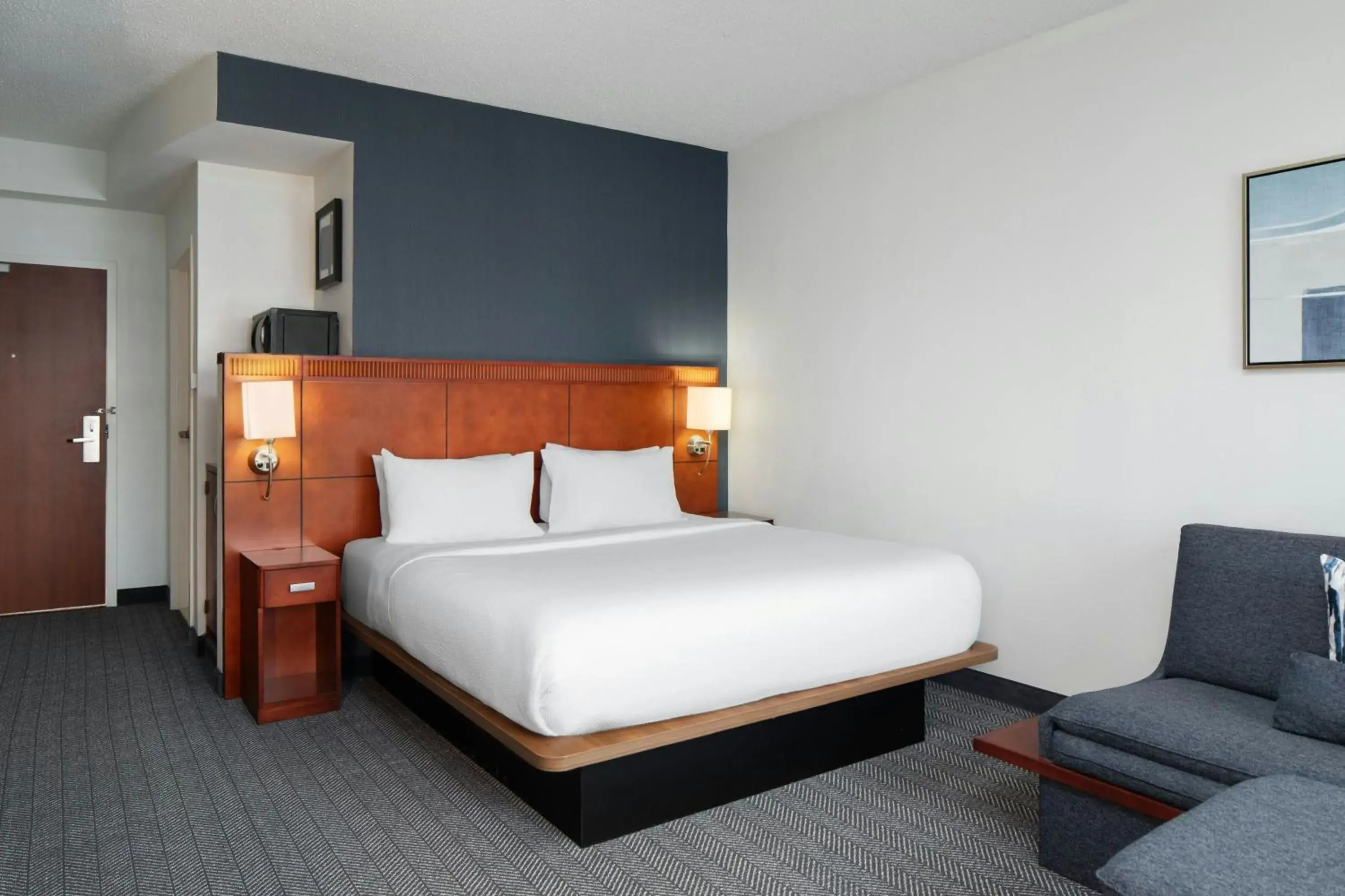 King Room with Sofa Bed in Courtyard by Marriott Knoxville Airport Alcoa King Room with Sofa Bed in Courtyard by Marriott Knoxville Airport Alcoa