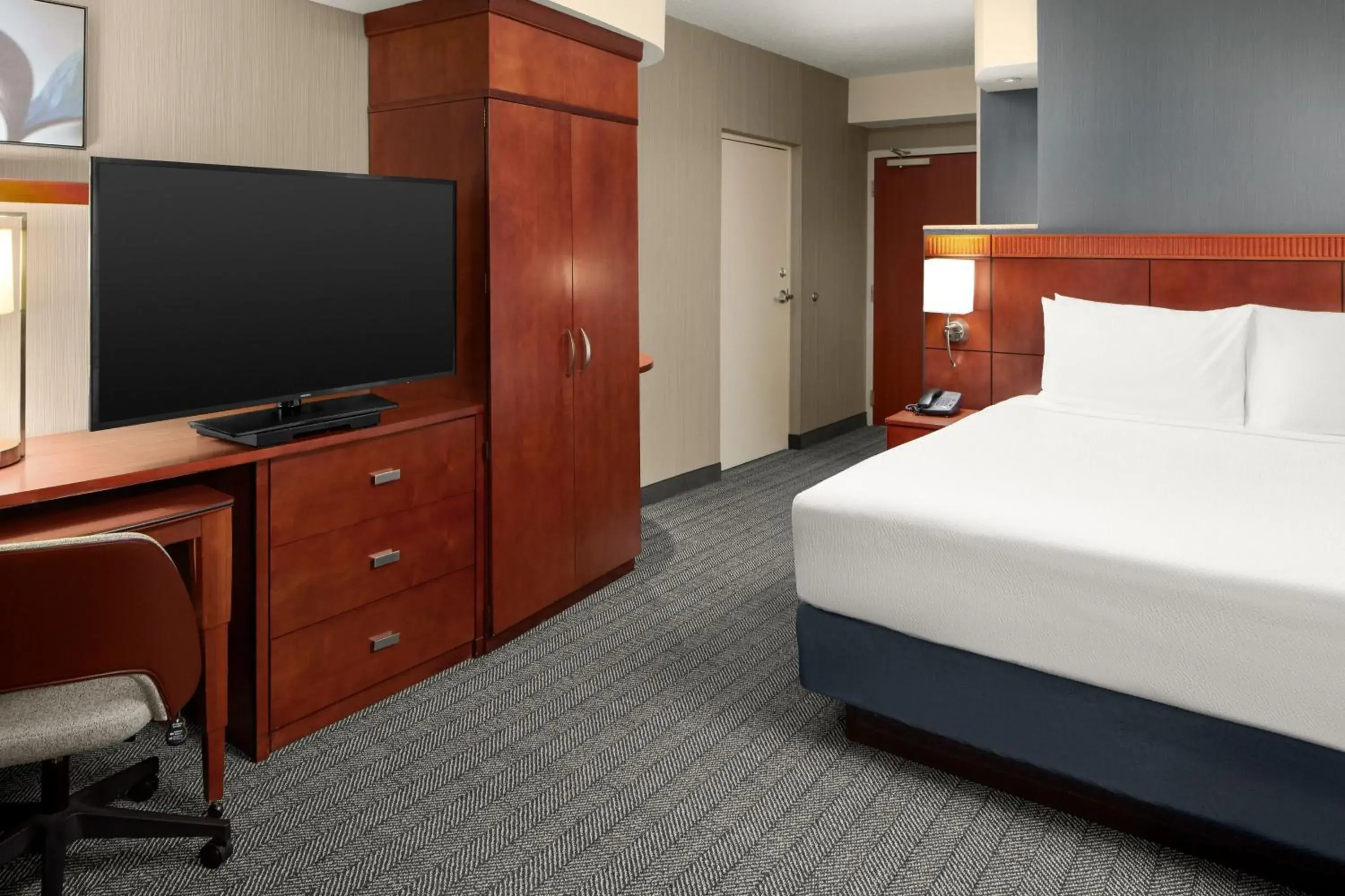 King Room with Sofa Bed in Courtyard by Marriott Winchester Medical Center King Room with Sofa Bed in Courtyard by Marriott Winchester Medical Center