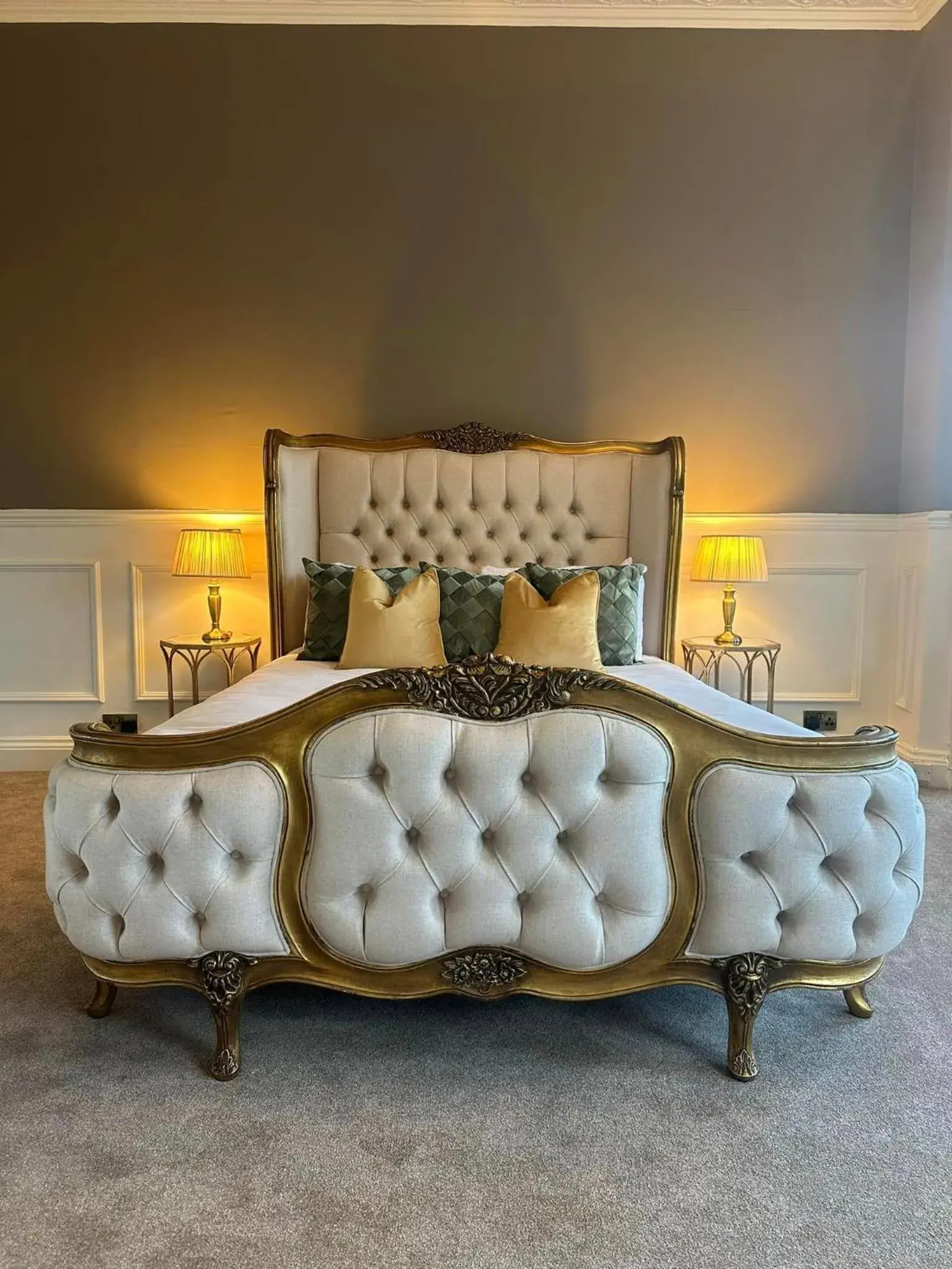 Deluxe Suite in The Tontine Hotel Deluxe Suite in The Tontine Hotel