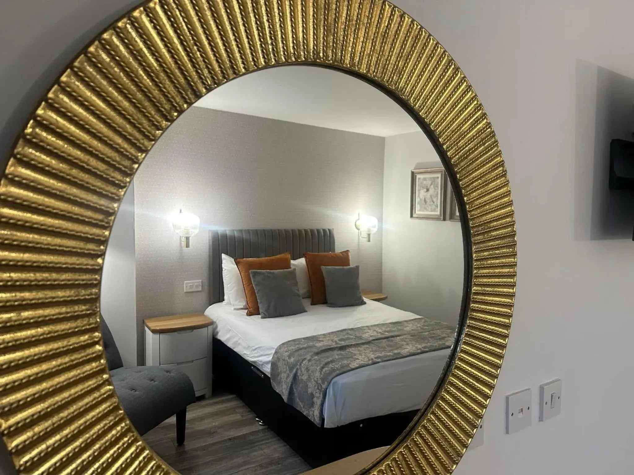 Superior Double Room in The Tontine Hotel Superior Double Room in The Tontine Hotel