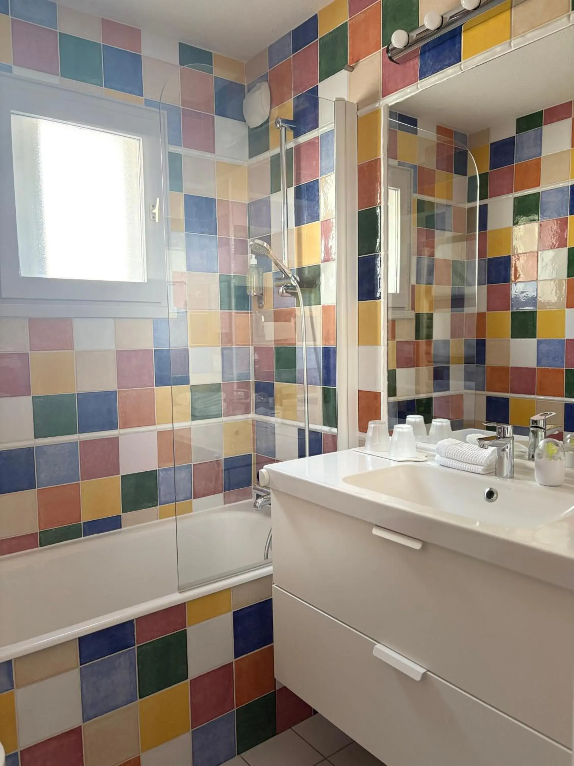 Superior Double or Twin Room in Hotel Spa Azteca Barcelonnette Superior Double or Twin Room in Hotel Spa Azteca Barcelonnette