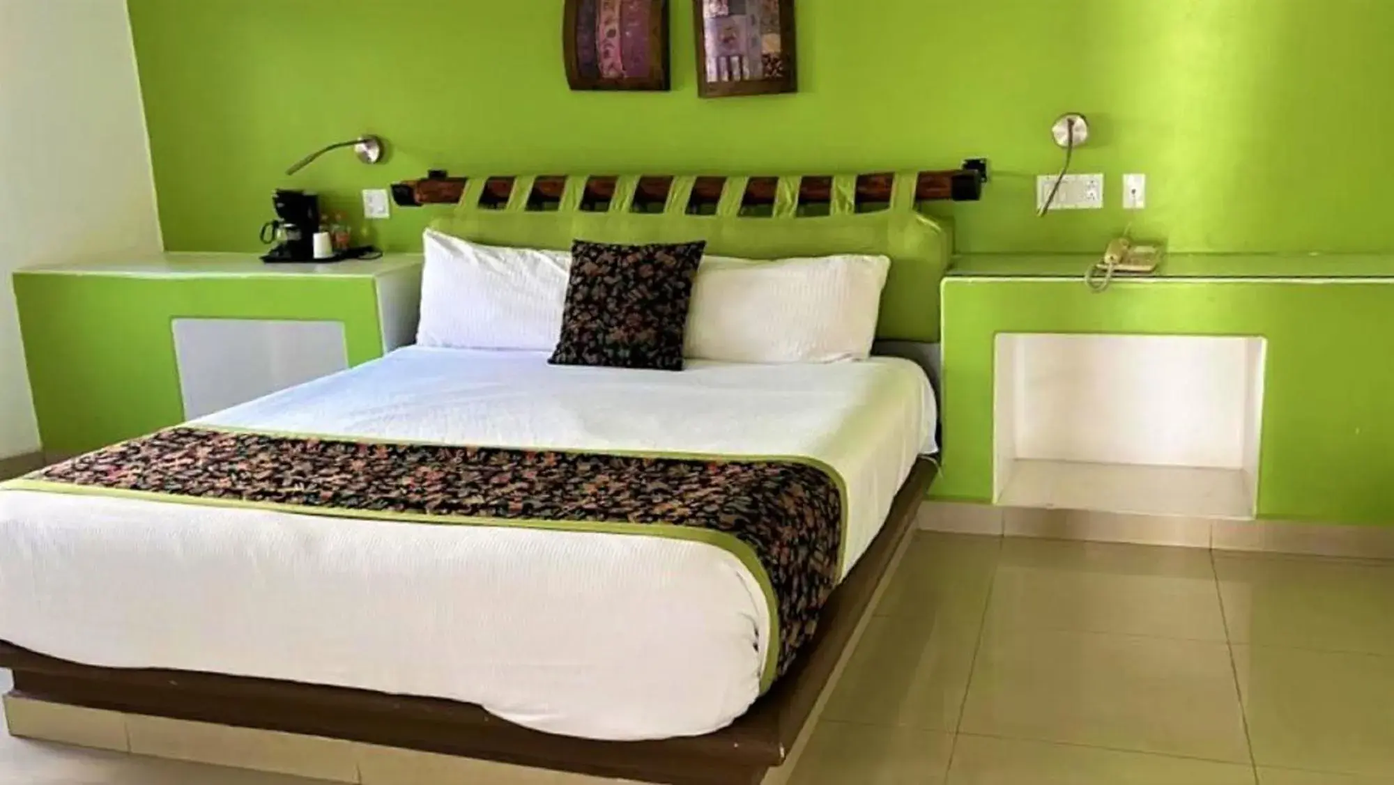 Superior Double Room - single occupancy in Seven Crown Express & Suites by Kavia Superior Double Room - single occupancy in Seven Crown Express & Suites by Kavia