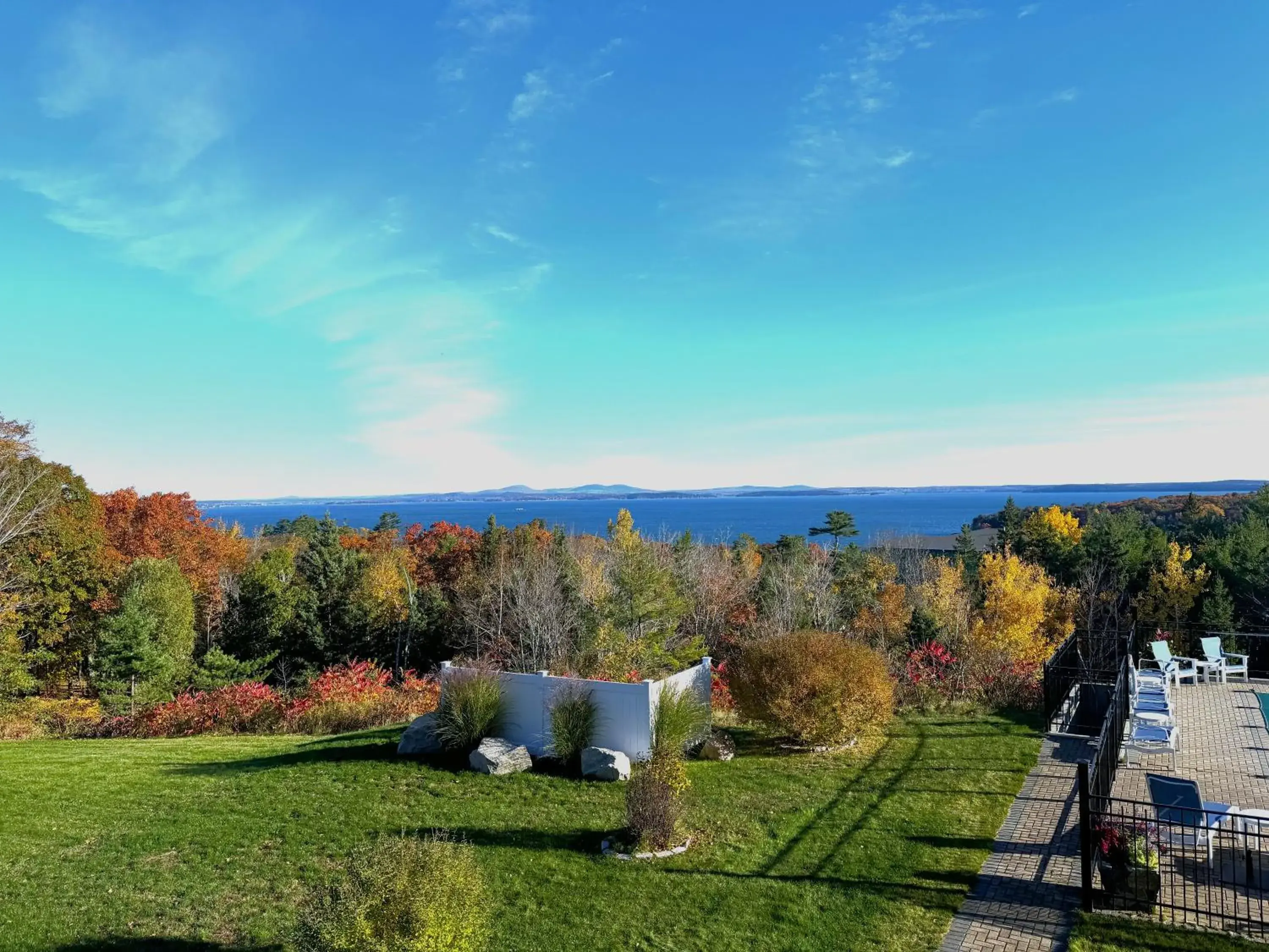Family Room with Ocean View and Balcony, 2 Queen Beds, Sofa Bed (1st Floor NON-PET) in Atlantic Eyrie Lodge Family Room with Ocean View and Balcony, 2 Queen Beds, Sofa Bed (1st Floor NON-PET) in Atlantic Eyrie Lodge