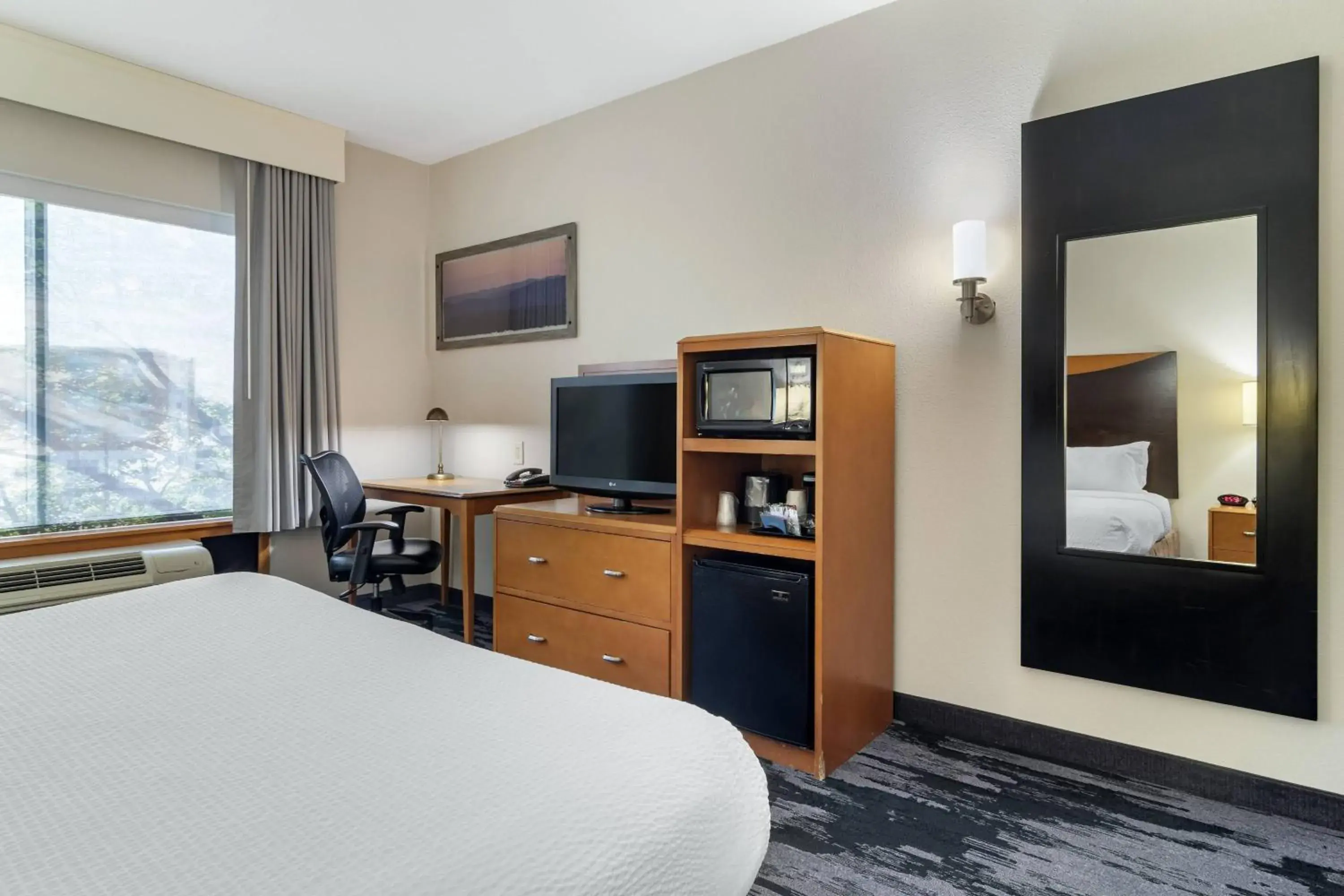 King Room in Fairfield Inn & Suites by Marriott Commerce King Room in Fairfield Inn & Suites by Marriott Commerce