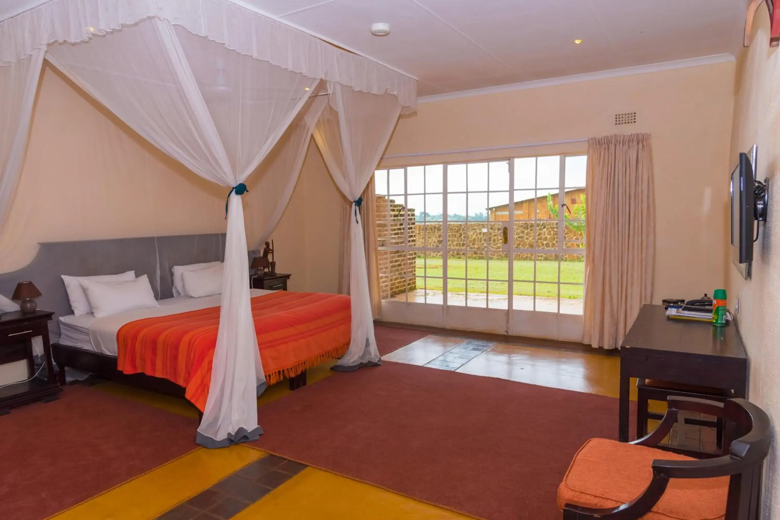 Double or Twin Room with Private Bathroom - single occupancy in Game Haven Lodge Double or Twin Room with Private Bathroom - single occupancy in Game Haven Lodge