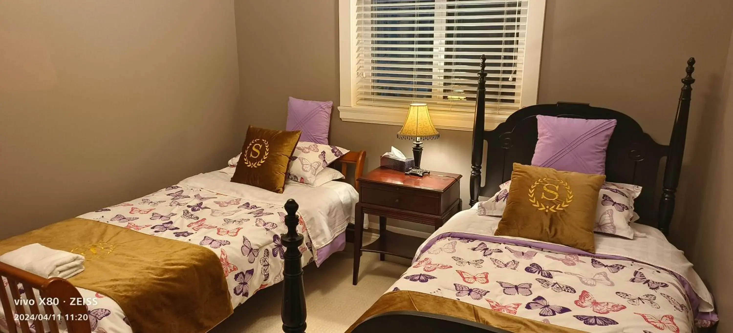 Twin Room with Private External Bathroom in Sunny Island by White Rock B&B Twin Room with Private External Bathroom in Sunny Island by White Rock B&B