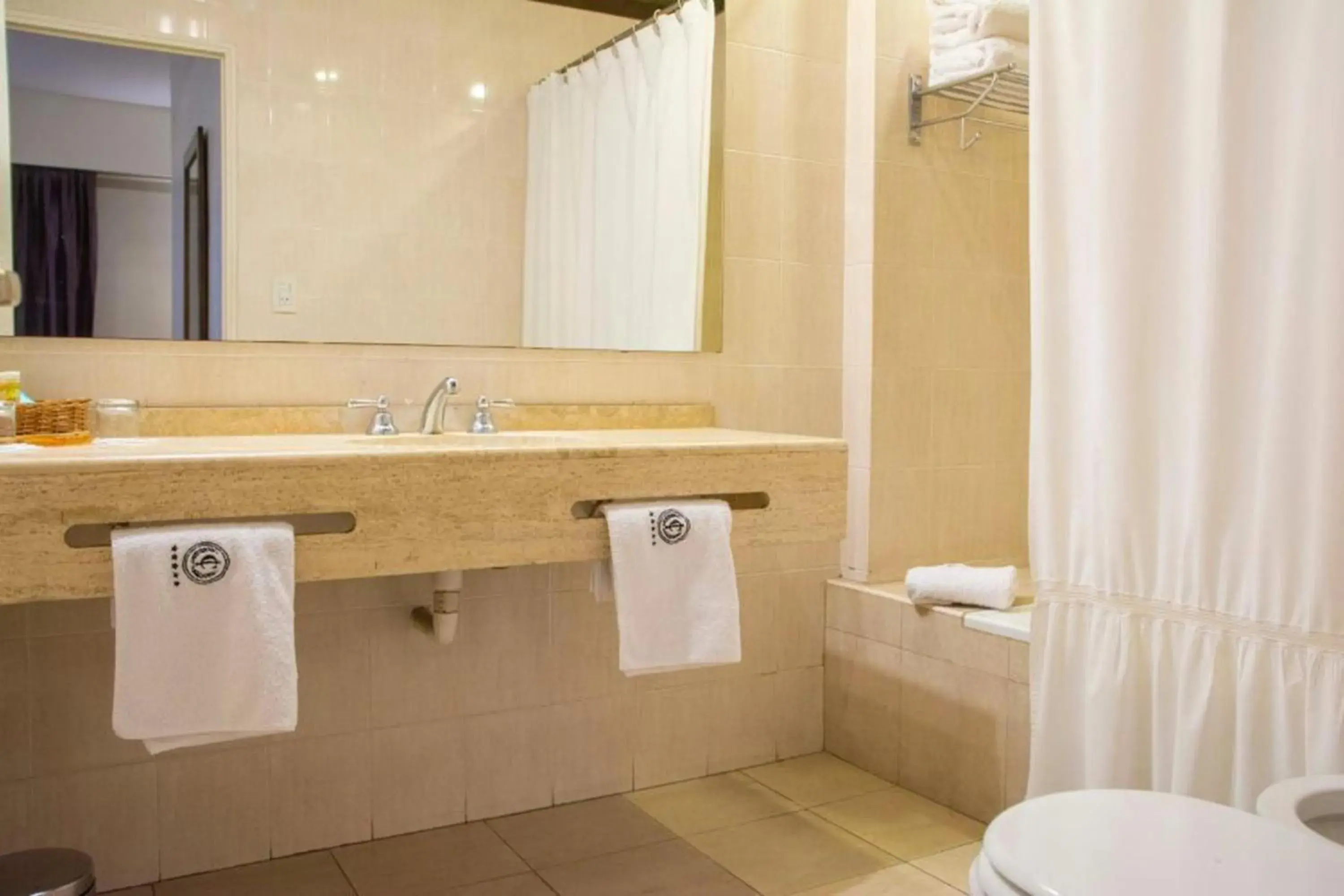 Deluxe Double Room in Hotel Catalinas Tucuman Deluxe Double Room in Hotel Catalinas Tucuman