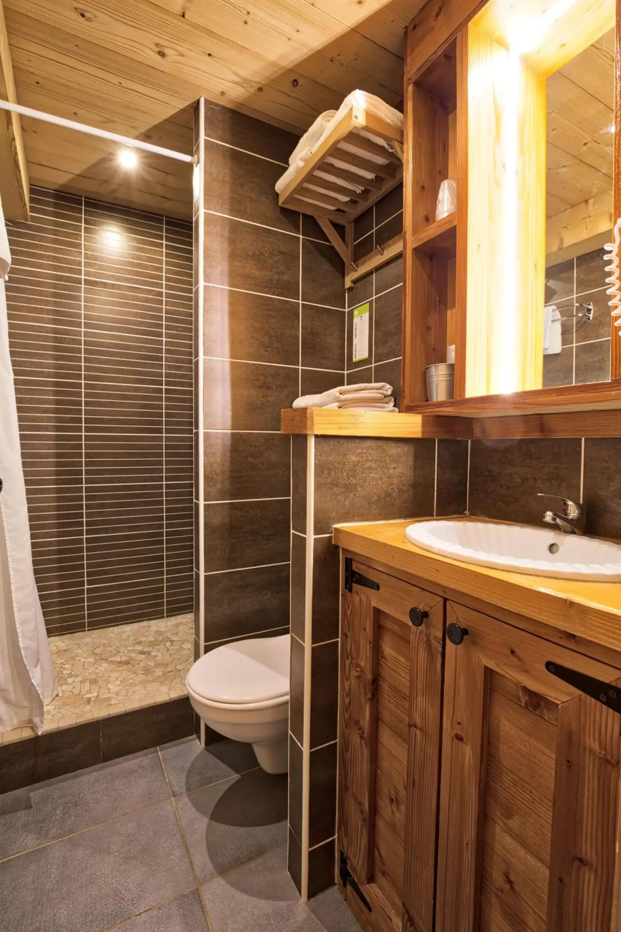 Double Room in Chalet Hôtel du Mont-Charvin & Spa Double Room in Chalet Hôtel du Mont-Charvin & Spa