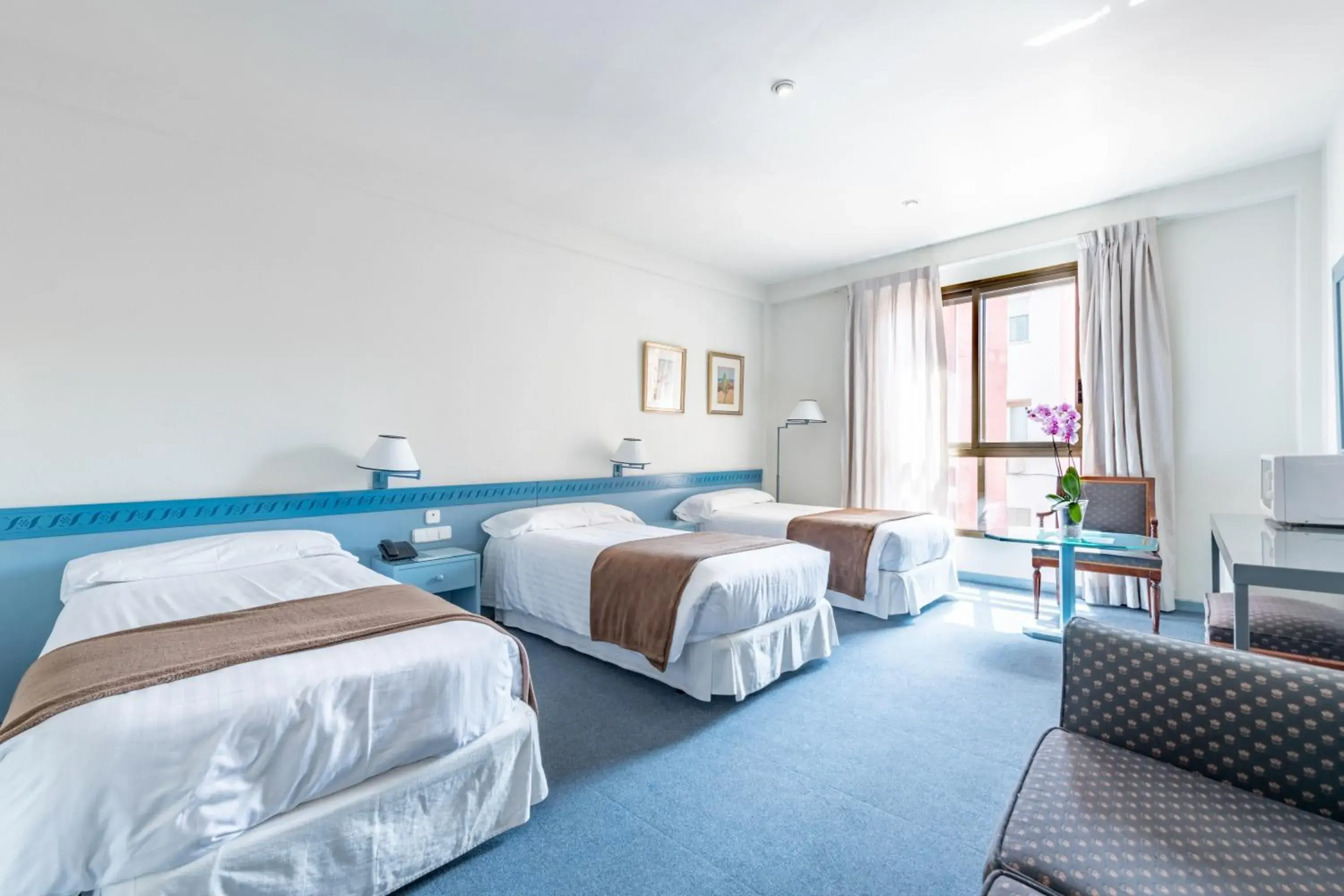 Standard Triple Studio in Espahotel Plaza de España Standard Triple Studio in Espahotel Plaza de España