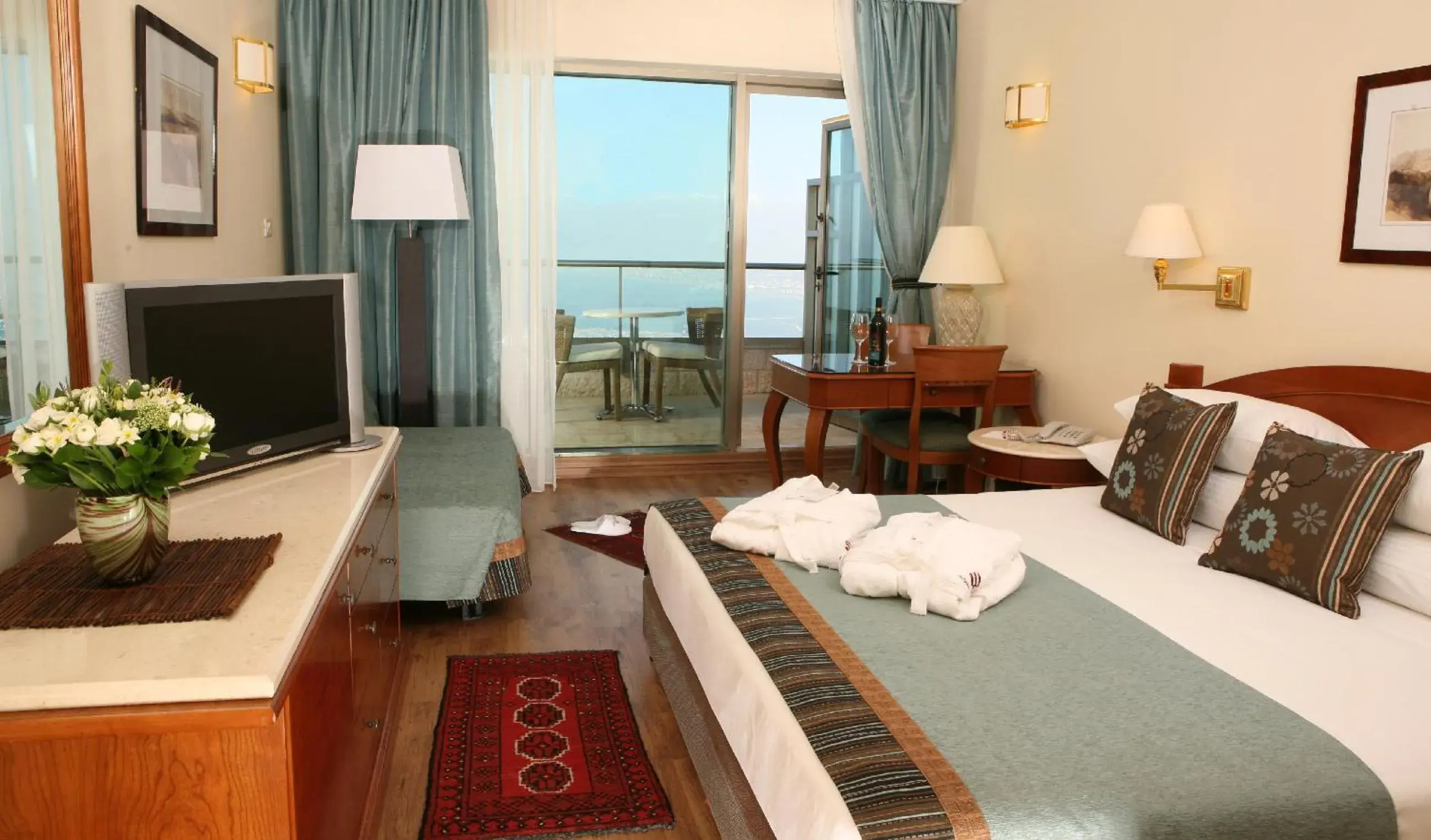 Premium Queen Room with Sofa Bed and Furnished Balcony - Bay View in Crowne Plaza Haifa by IHG Premium Queen Room with Sofa Bed and Furnished Balcony - Bay View in Crowne Plaza Haifa by IHG