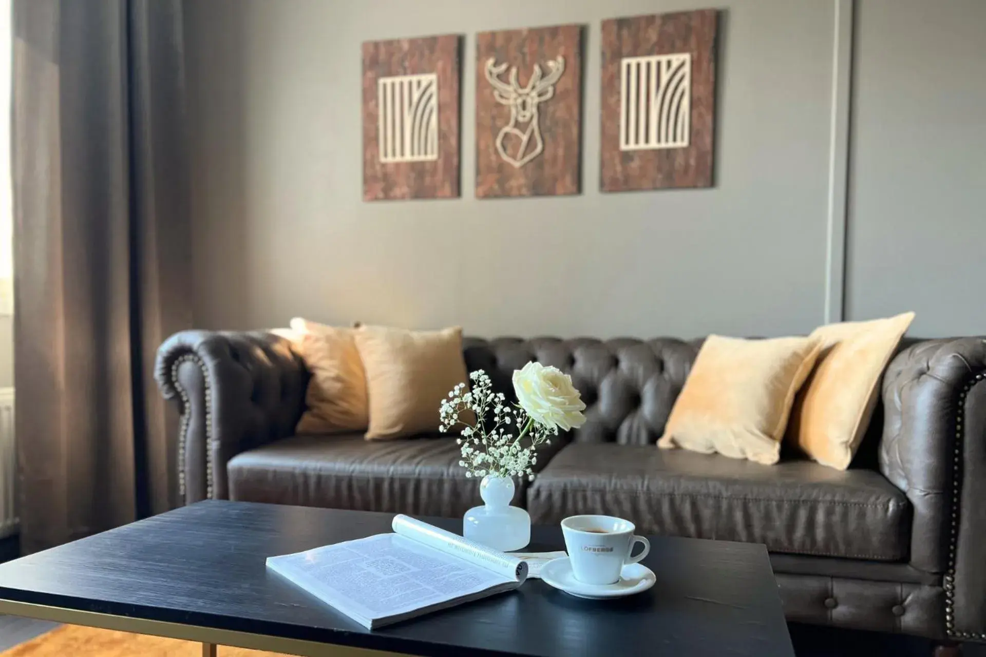 Deluxe Family Suite with Balcony in Hotel Golden Circle Suites Deluxe Family Suite with Balcony in Hotel Golden Circle Suites