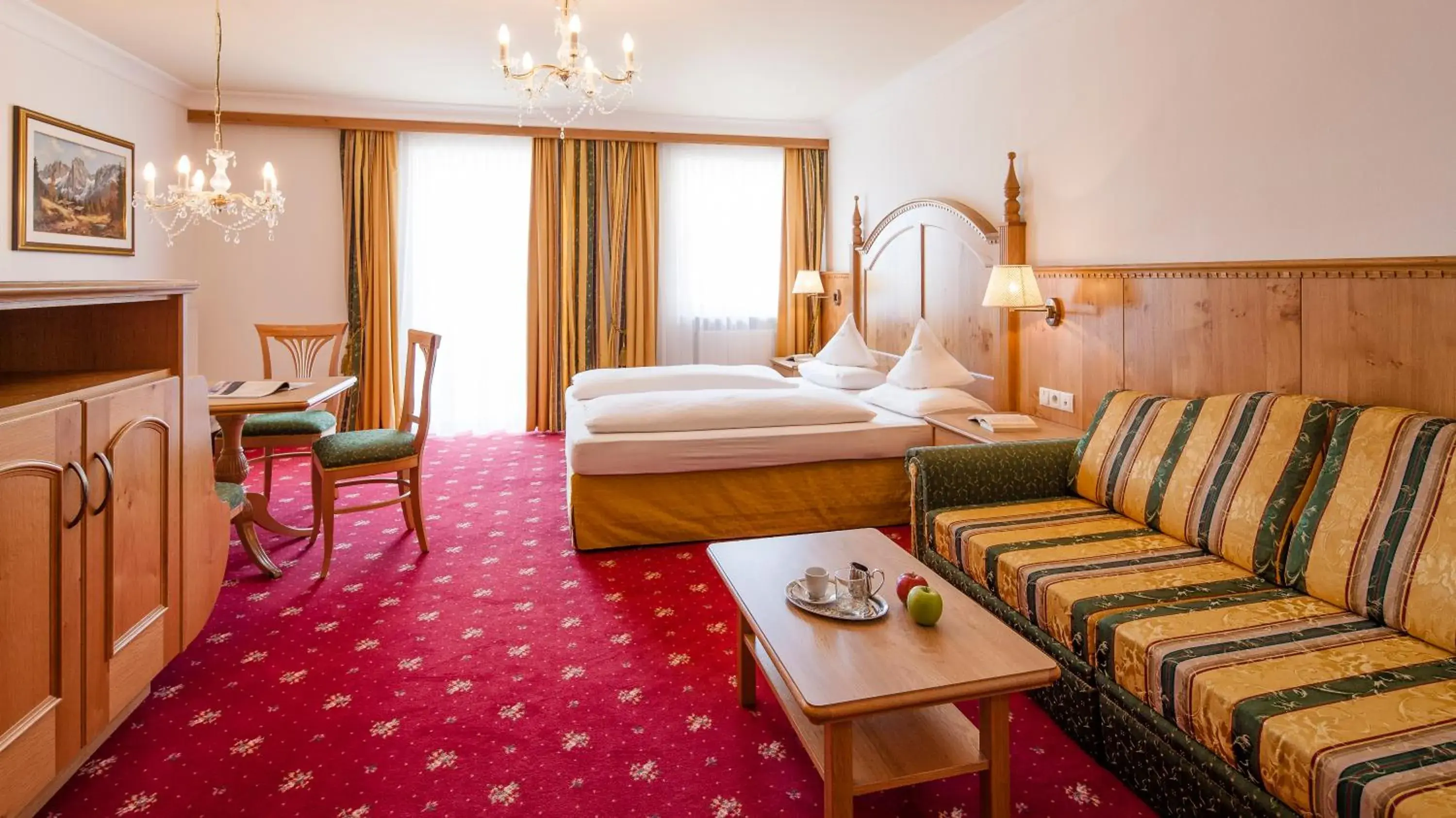 Superior Double Room in The Oswald Grand Hotel Superior Double Room in The Oswald Grand Hotel