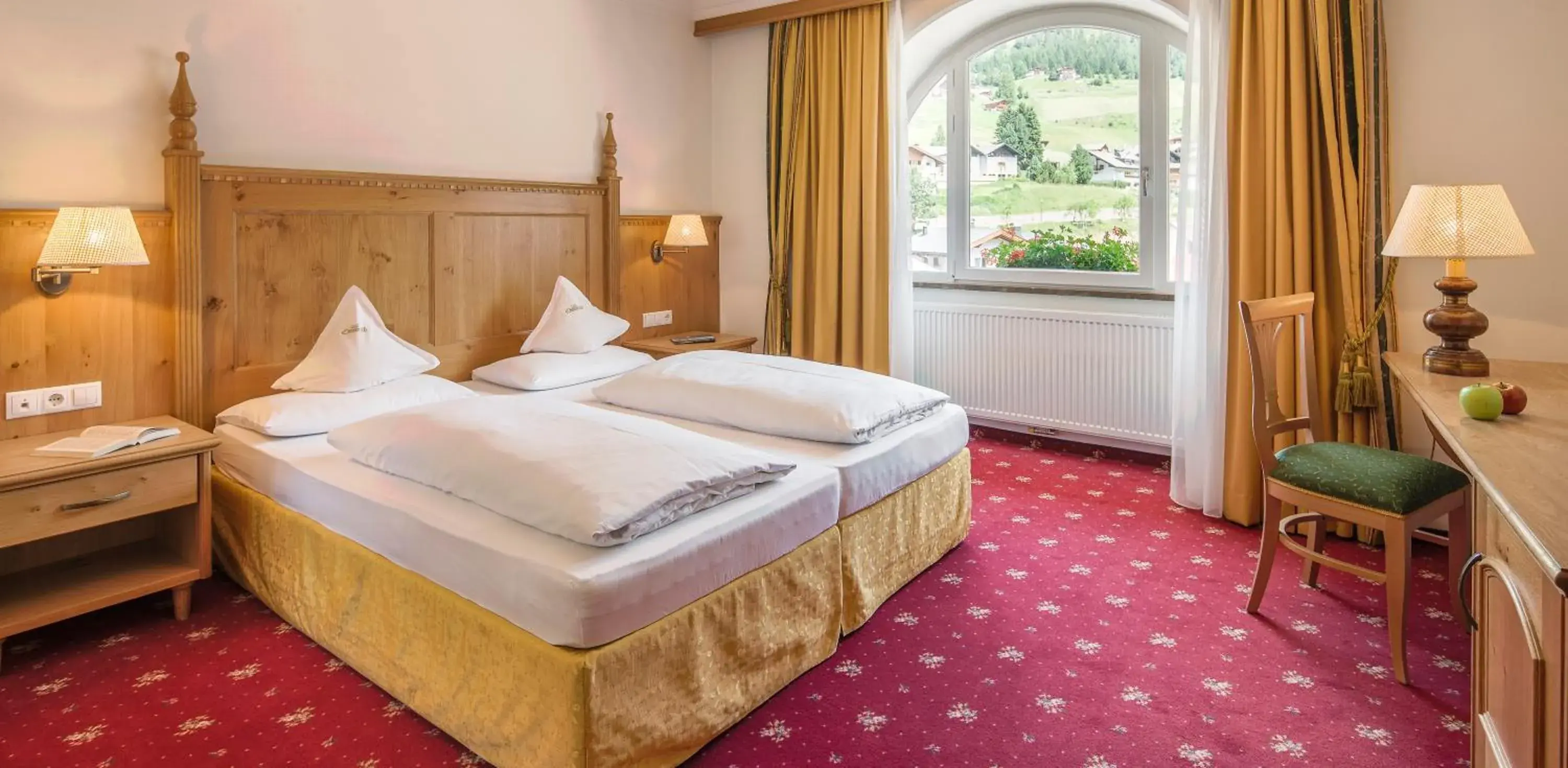 Standard Double Room in The Oswald Grand Hotel Standard Double Room in The Oswald Grand Hotel