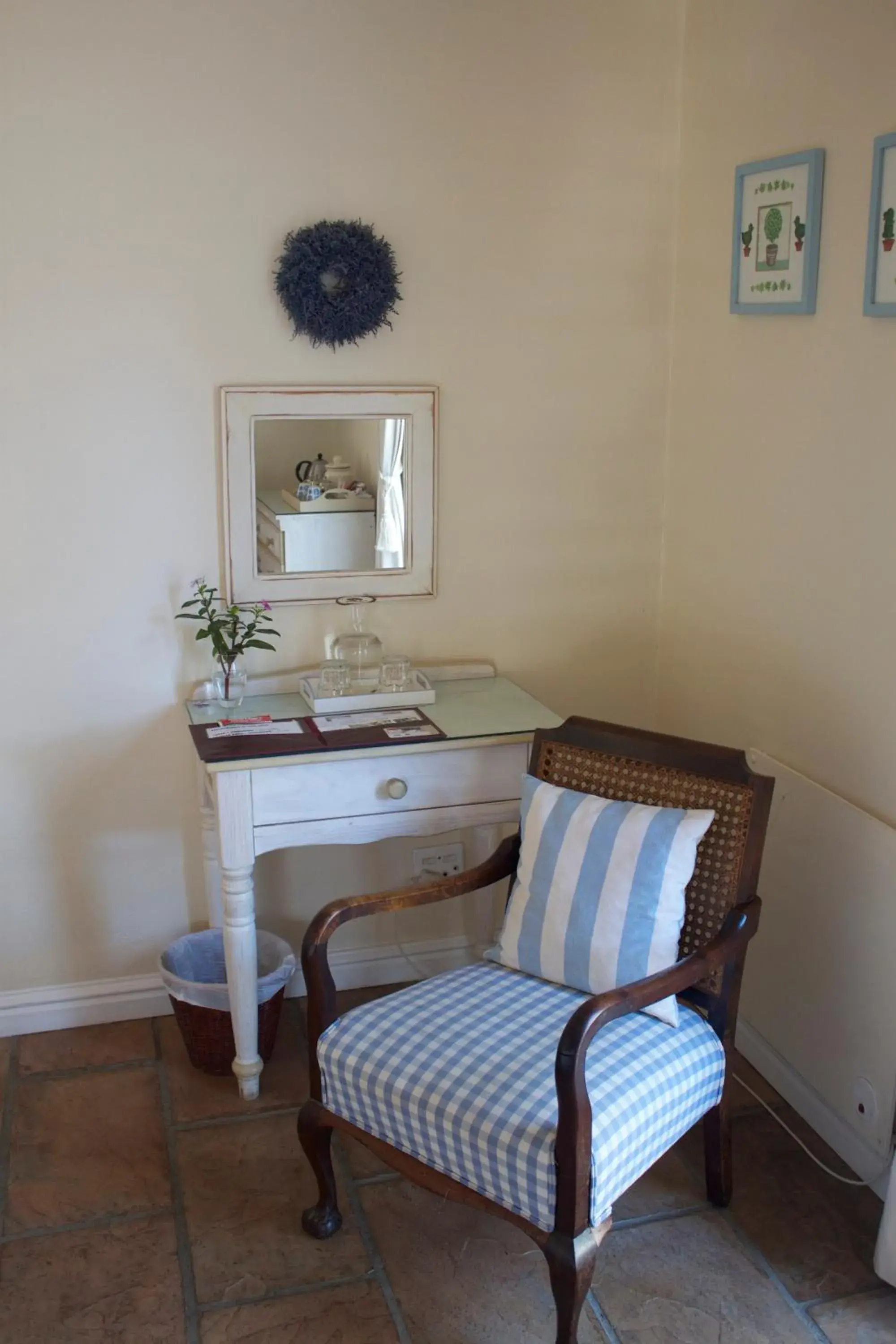 Double Room with Garden View - single occupancy in Morningside Cottage Double Room with Garden View - single occupancy in Morningside Cottage