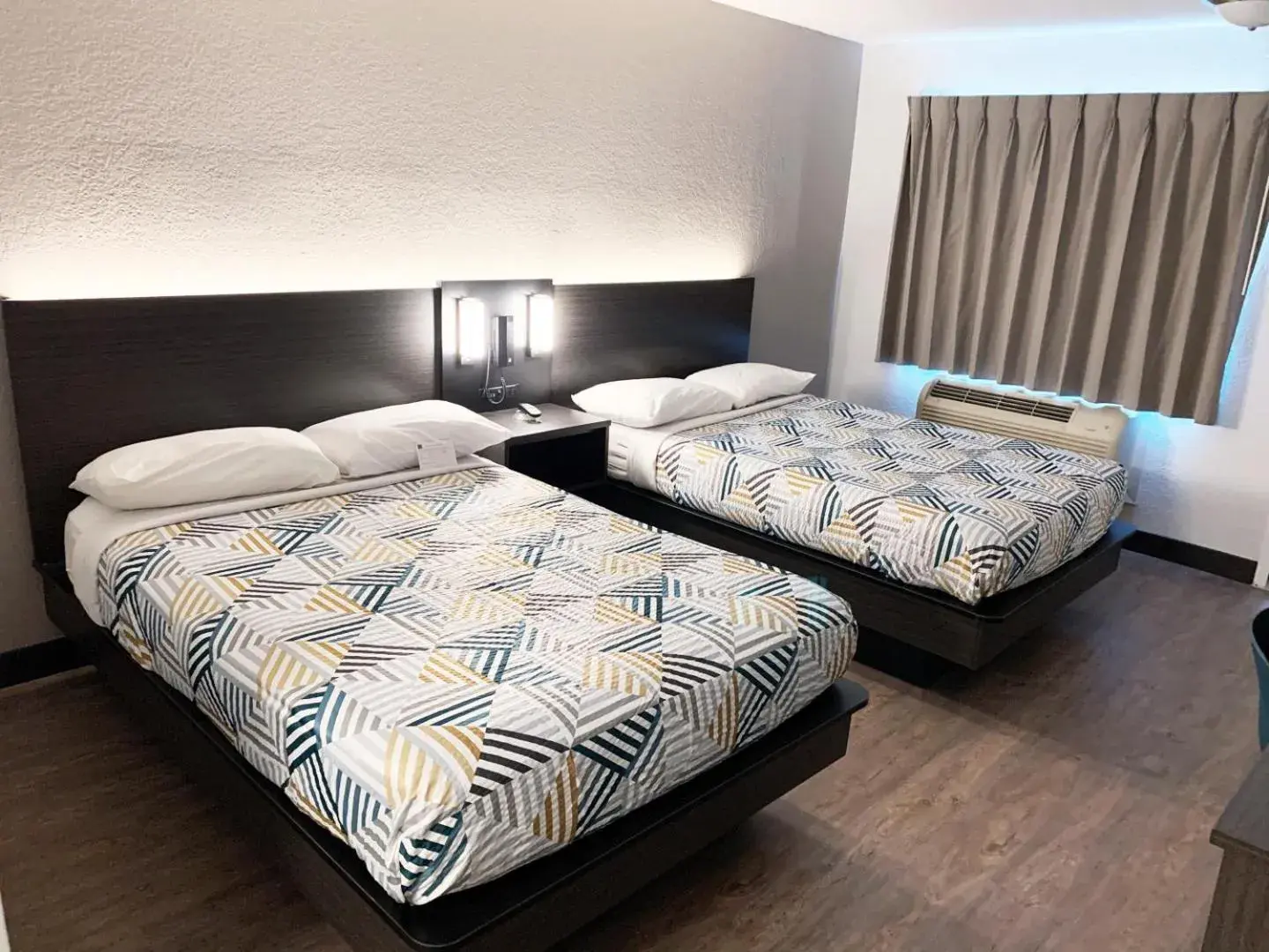 Deluxe Quadruple Room in Motel 6-Amarillo, TX - Airport Deluxe Quadruple Room in Motel 6-Amarillo, TX - Airport