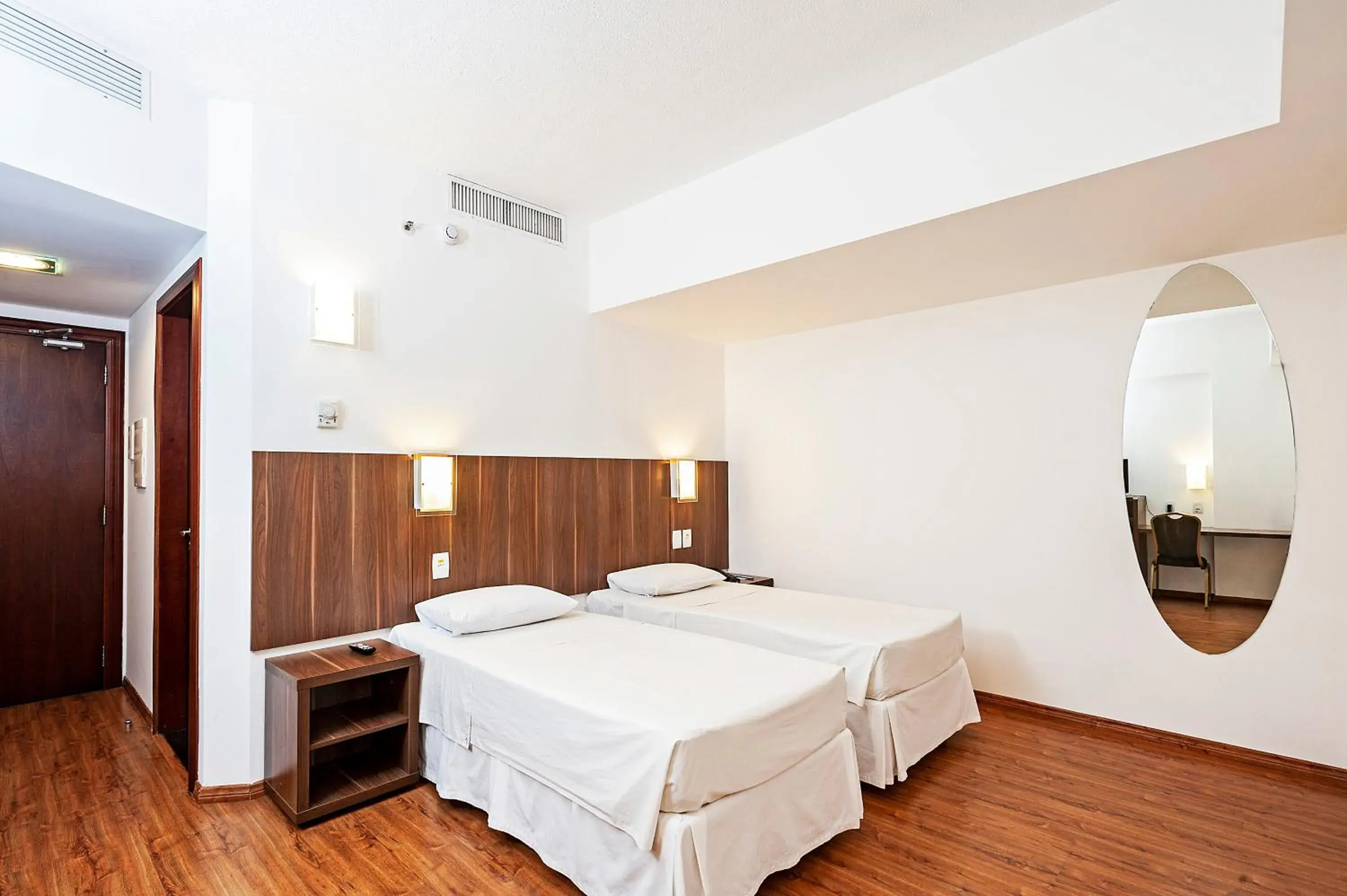 Twin Room - Disability Access in Firenze Business Hotel Twin Room - Disability Access in Firenze Business Hotel