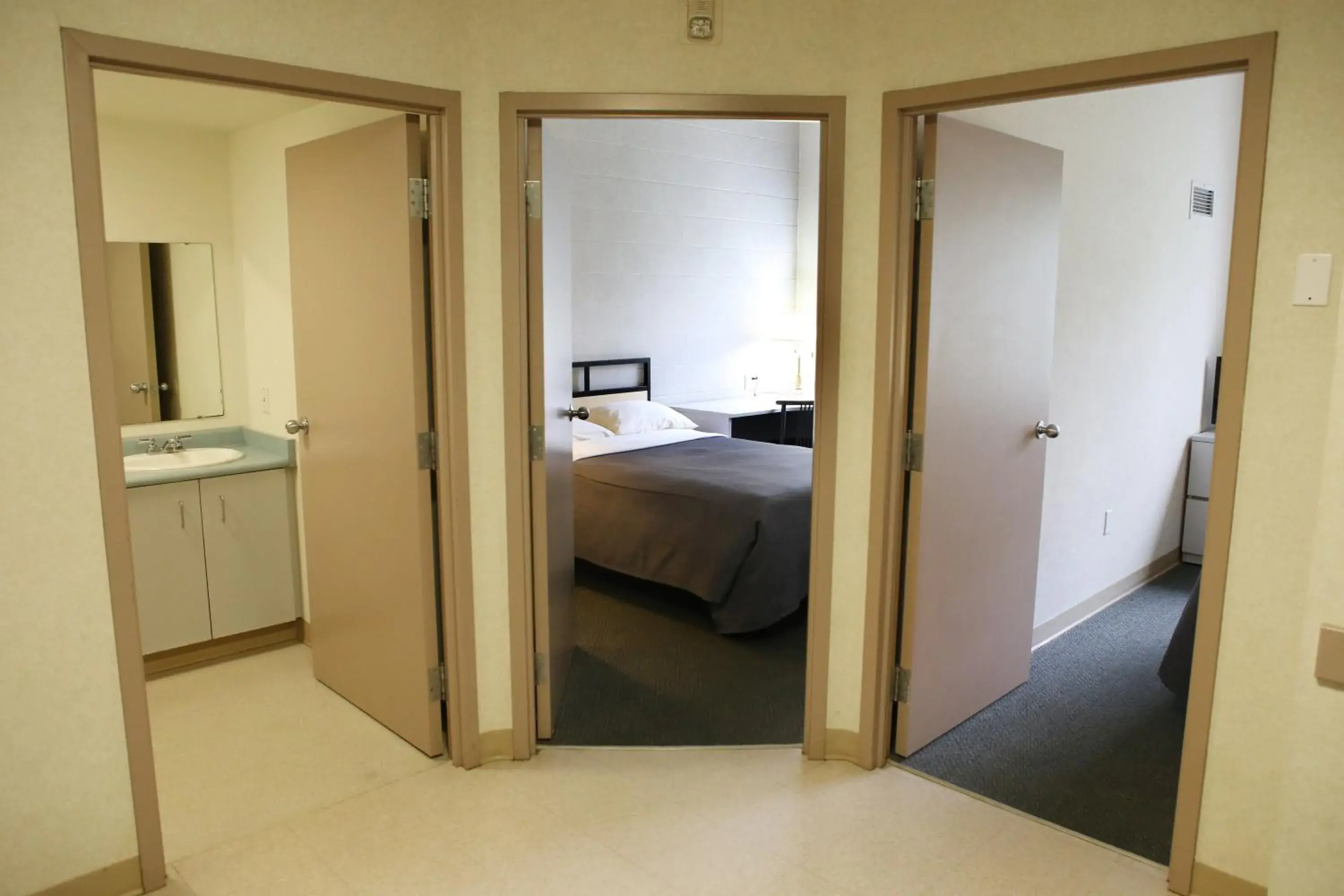 Two-Bedroom Suite in Residence & Conference Centre - Hamilton Two-Bedroom Suite in Residence & Conference Centre - Hamilton