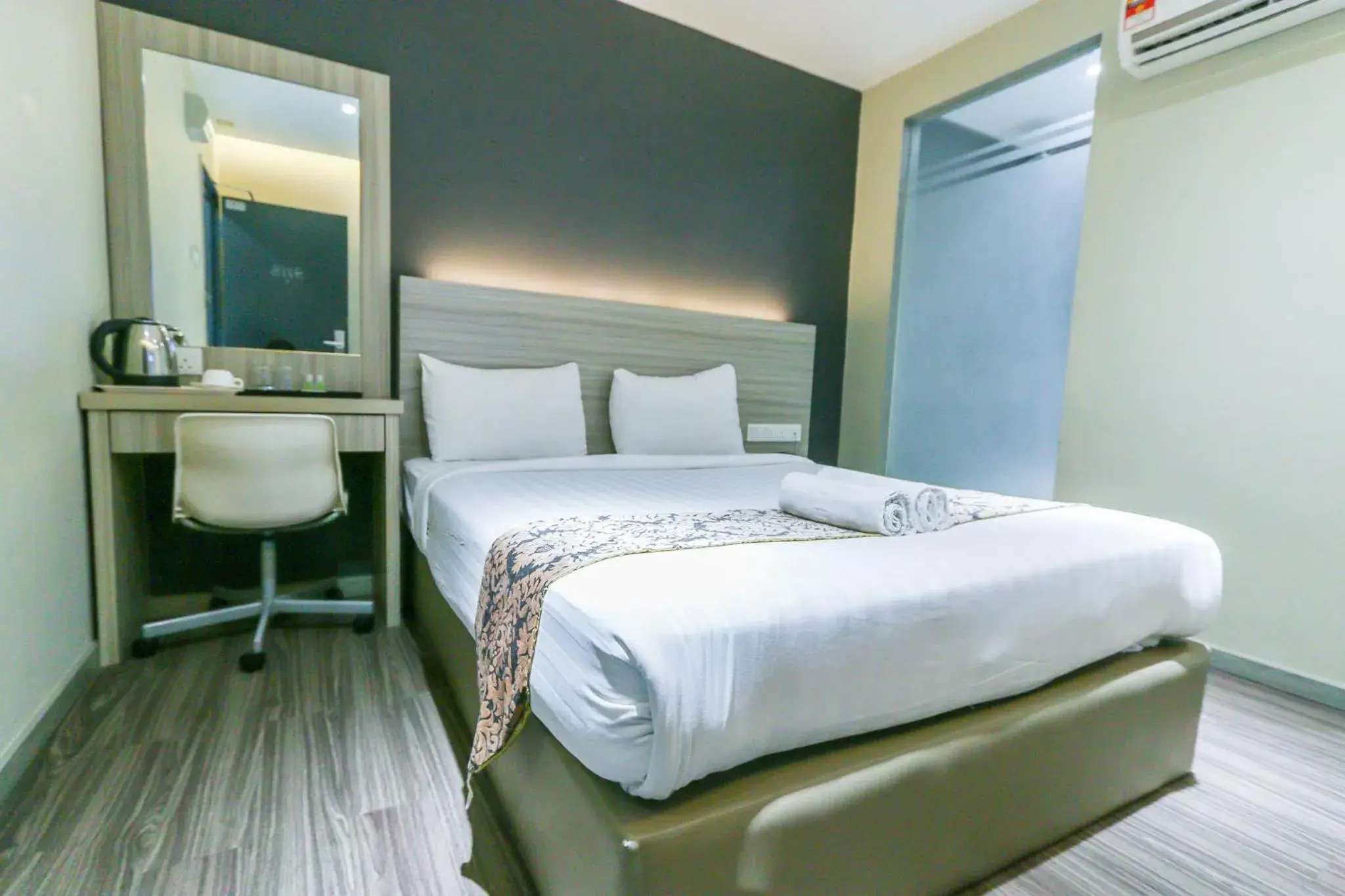 Superior Queen Room in Hotel 99 Kepong Superior Queen Room in Hotel 99 Kepong