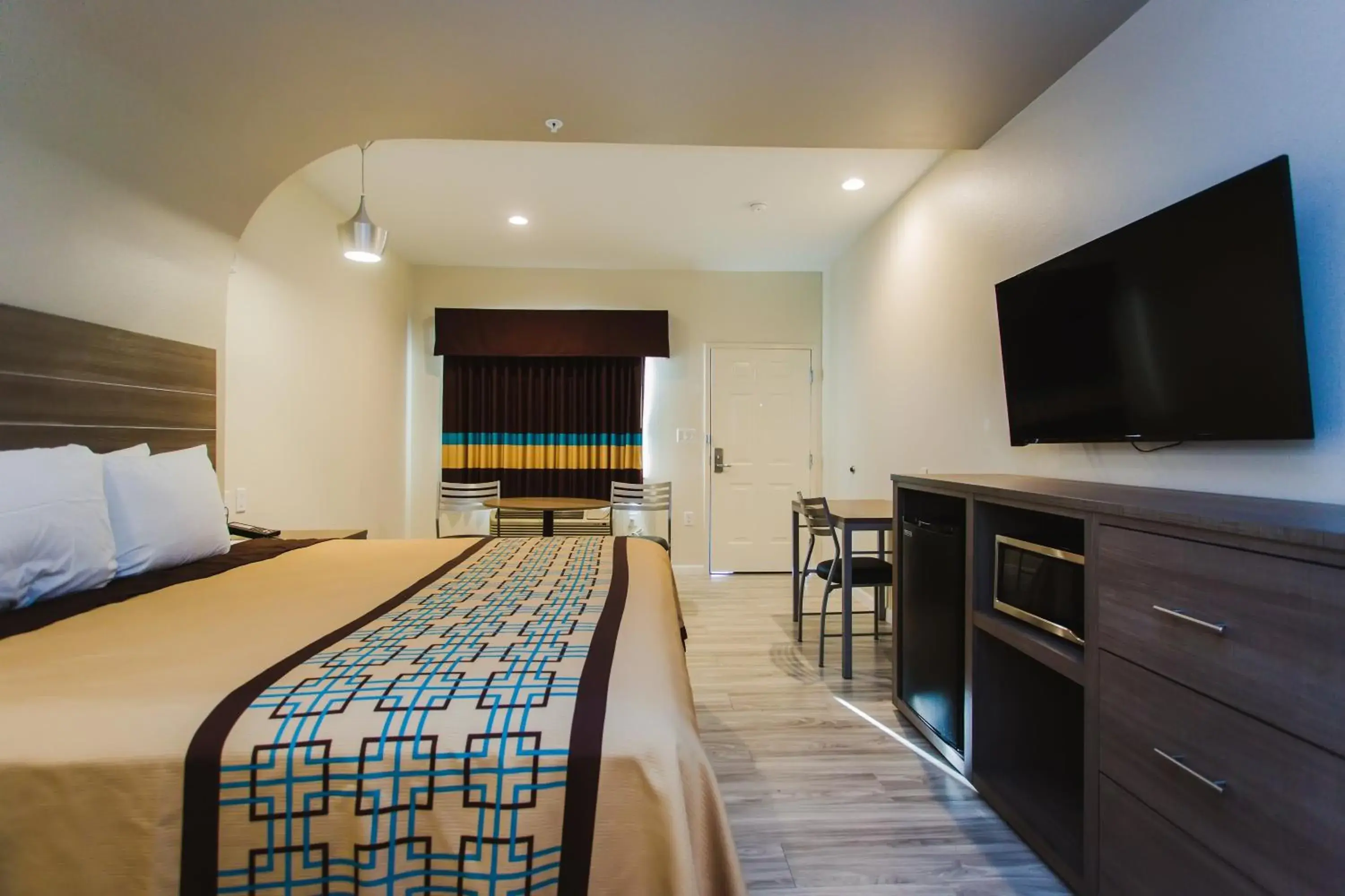 King Room - Non-Smoking in Scottish Inns & Suites Atascocita King Room - Non-Smoking in Scottish Inns & Suites Atascocita