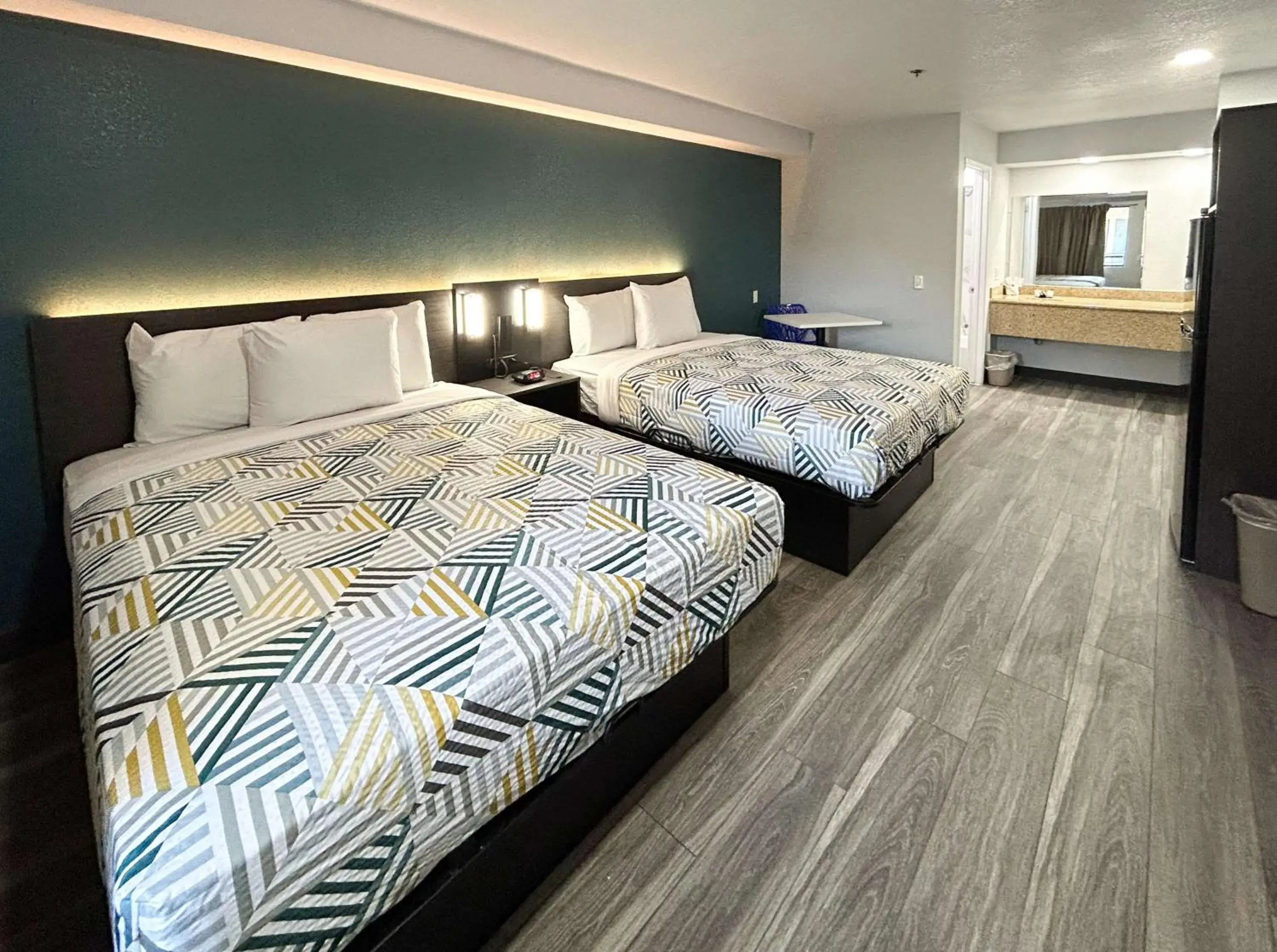 Bedroom, Bed in Bakersfield Inn & Suites Bedroom, Bed in Bakersfield Inn & Suites