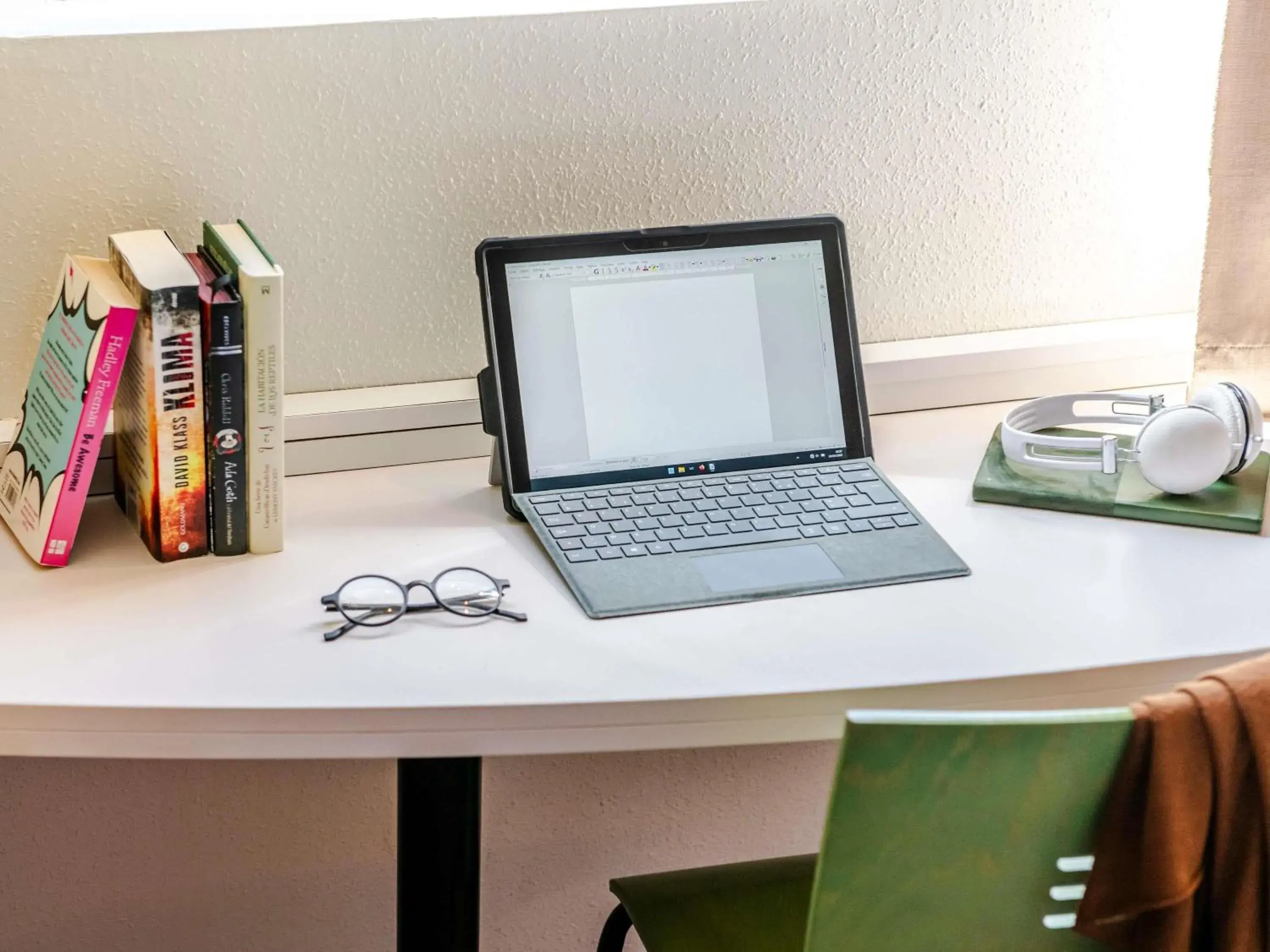 Family Room (2 Adults + 1 Child) in Ibis Bilbao Barakaldo Family Room (2 Adults + 1 Child) in Ibis Bilbao Barakaldo