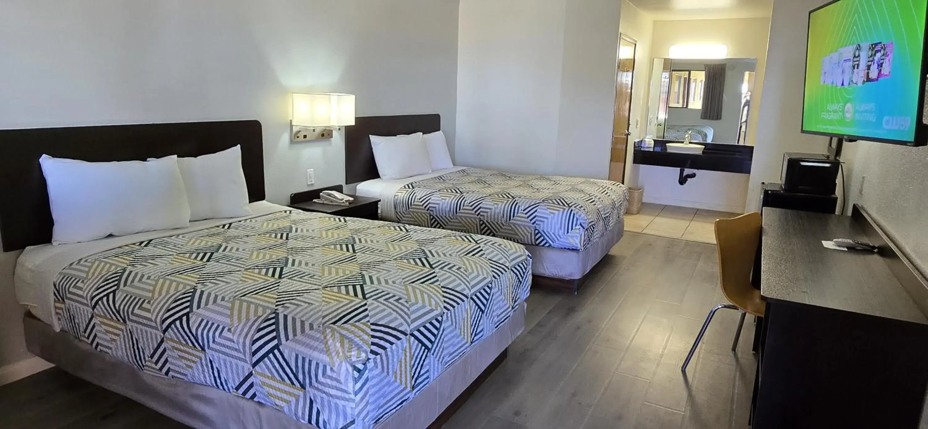 Queen Room with Two Queen Beds - single occupancy - Non-Smoking in Motel 6-Santa Nella, CA - Los Banos Queen Room with Two Queen Beds - single occupancy - Non-Smoking in Motel 6-Santa Nella, CA - Los Banos