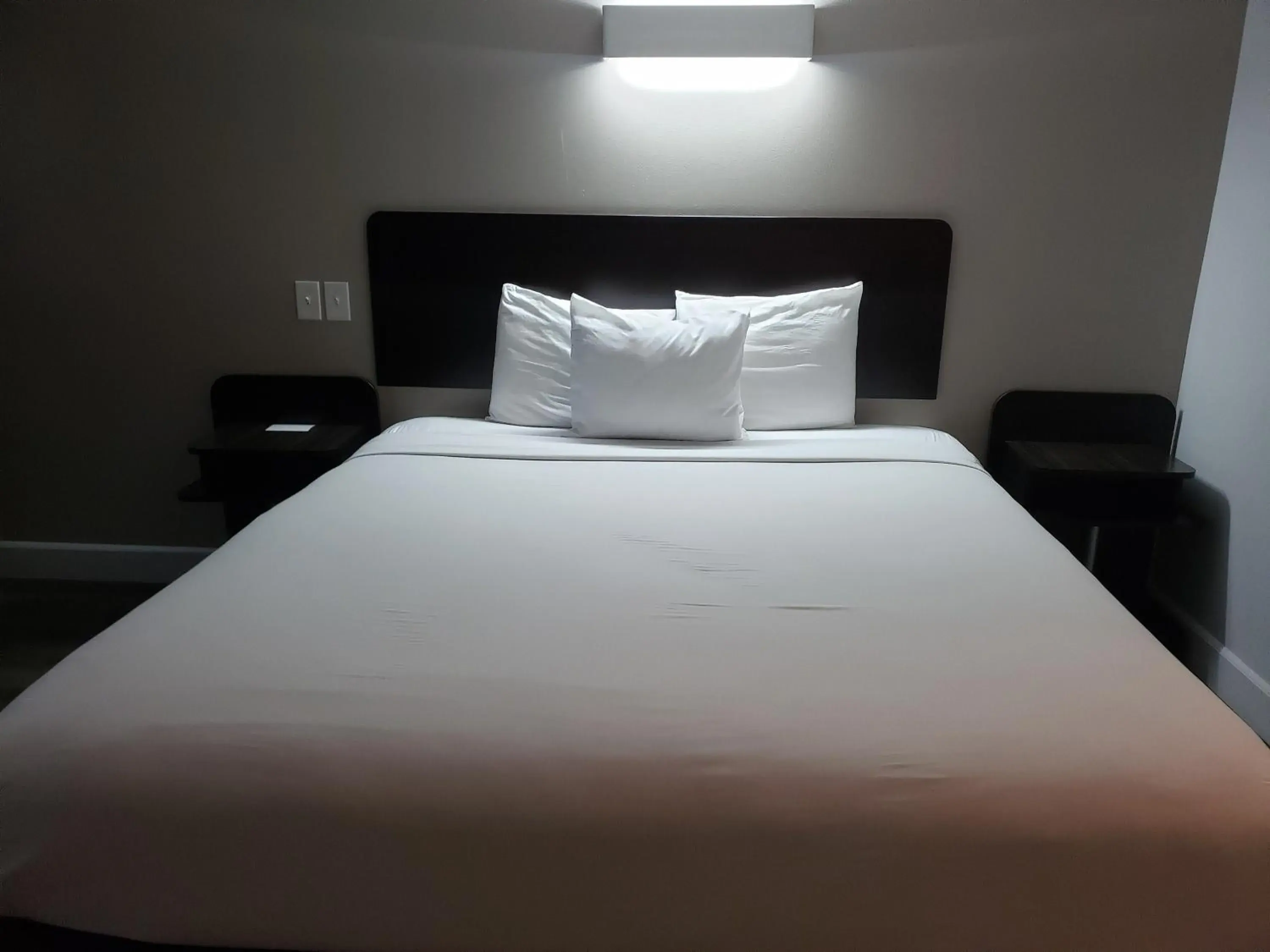 Queen Suite - Non-Smoking in Motel 6-Hesperia, CA - West Main Street I-15 Queen Suite - Non-Smoking in Motel 6-Hesperia, CA - West Main Street I-15