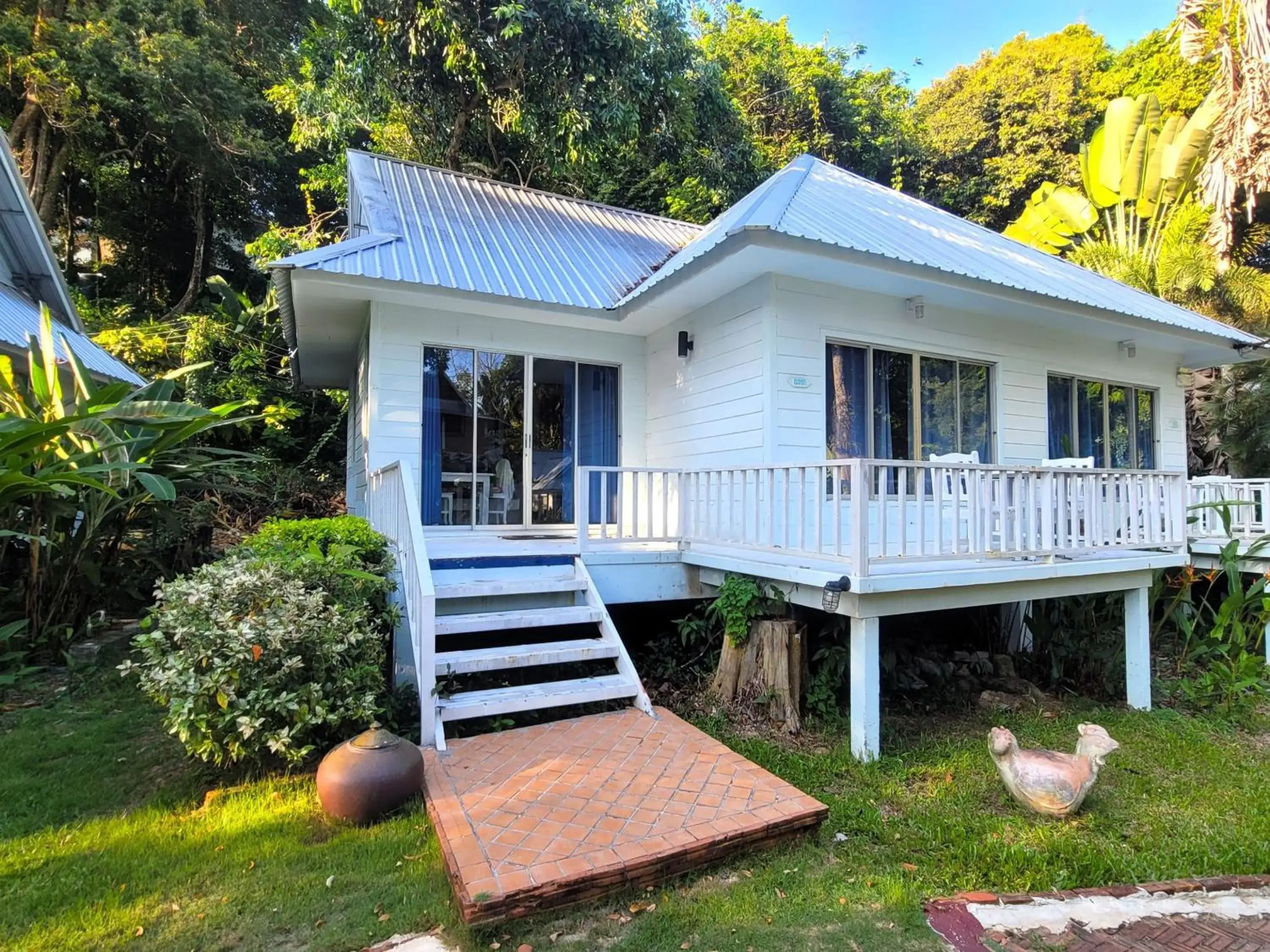 Suite in Koh Chang Cliff Beach Resort Suite in Koh Chang Cliff Beach Resort