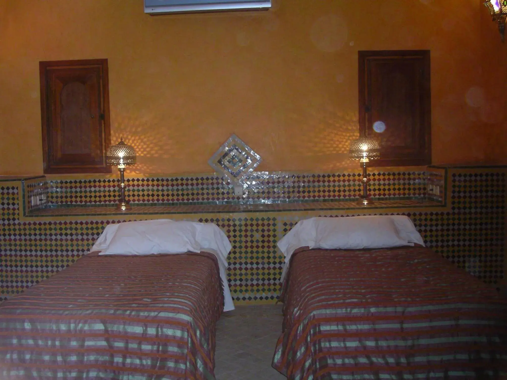 Quadruple Room in Hotel Kasbah Azalay Quadruple Room in Hotel Kasbah Azalay