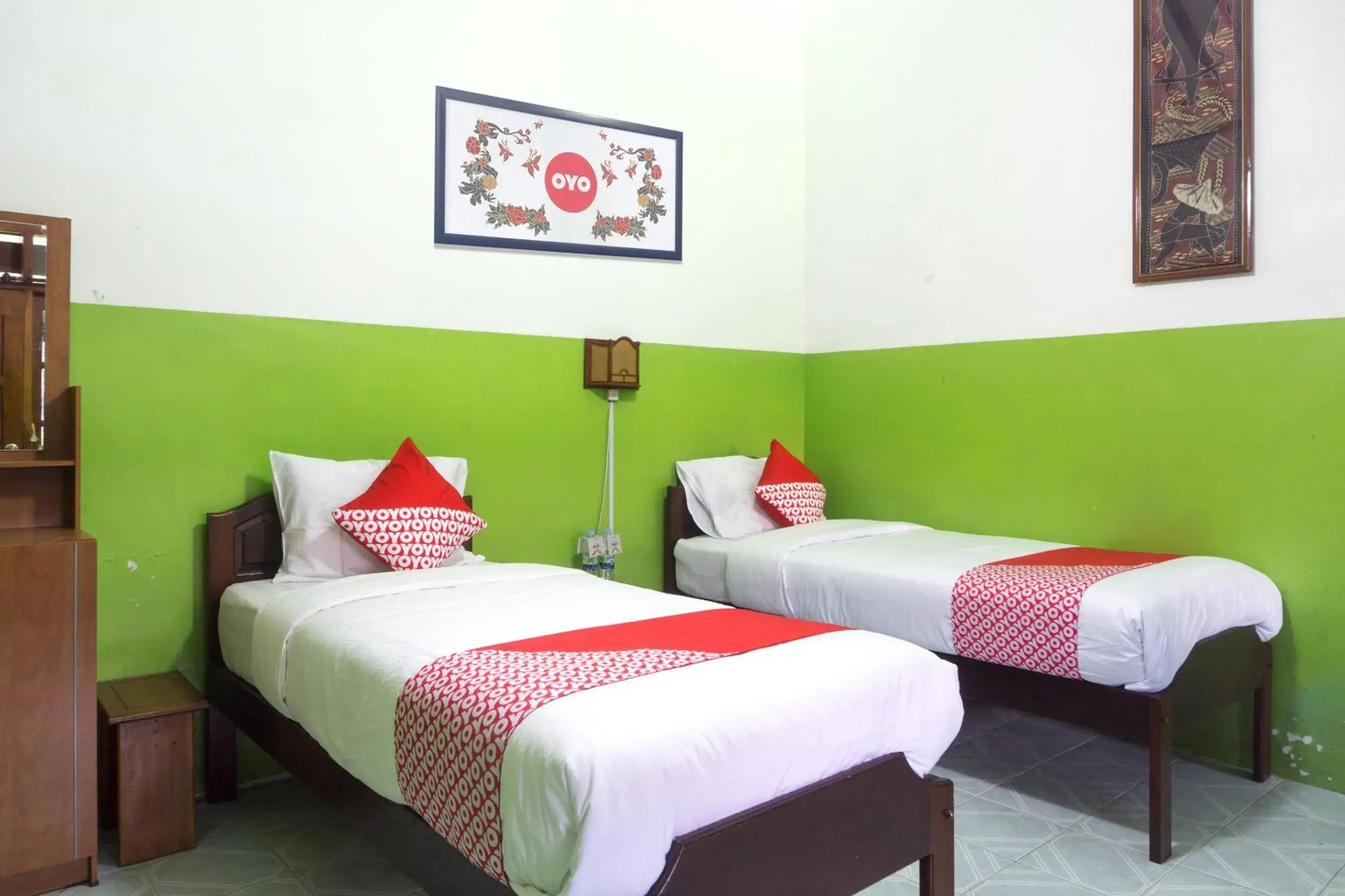 Delxue Twin Room in Hotel O Srikandi Hotel Delxue Twin Room in Hotel O Srikandi Hotel