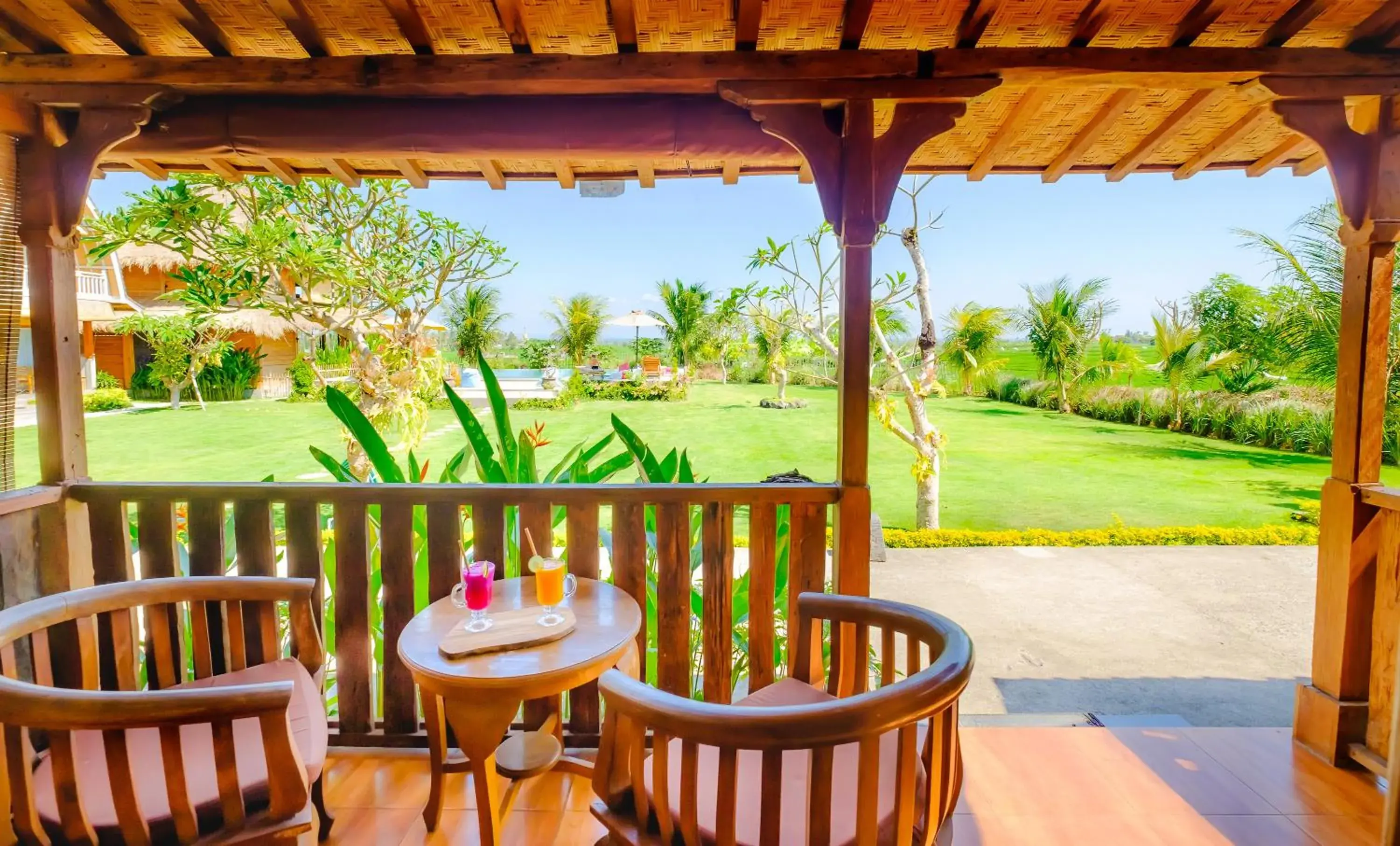 Bungalow with Garden View in Canggu Wooden Green Paradise Bungalow with Garden View in Canggu Wooden Green Paradise