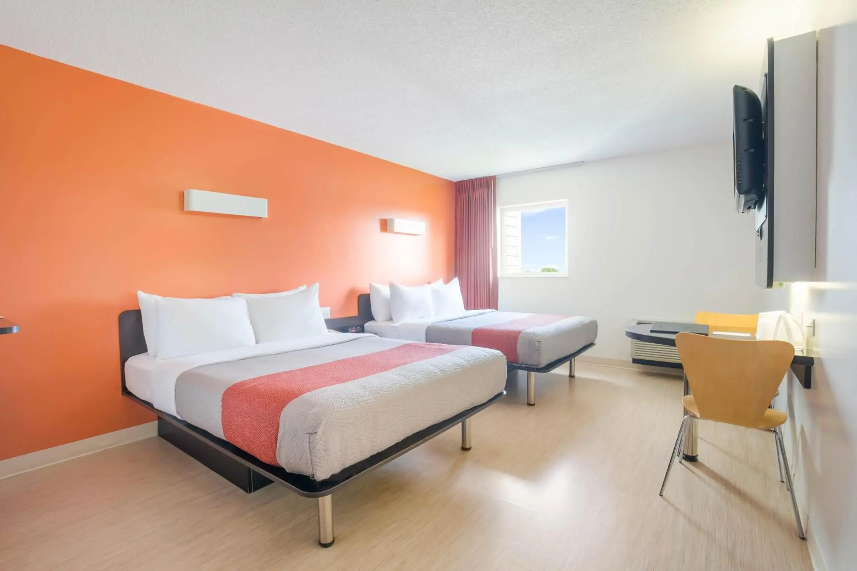 Queen Room with Two Queen Beds - Non-Smoking in Motel 6-Kingston, ON Queen Room with Two Queen Beds - Non-Smoking in Motel 6-Kingston, ON