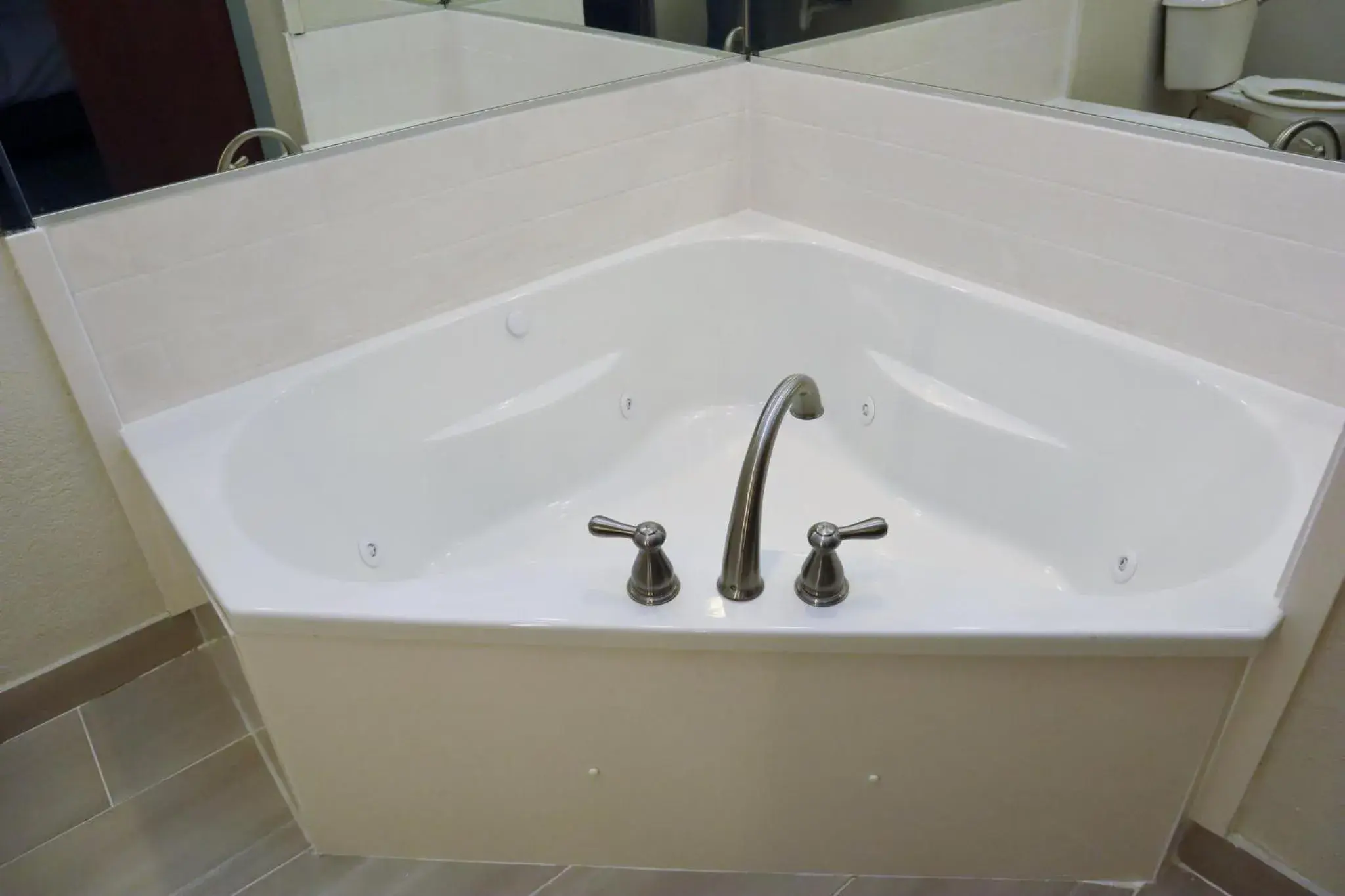 Deluxe King Suite with Hearing Access - Non-Smoking in Holiday Inn Express Baton Rouge North by IHG Deluxe King Suite with Hearing Access - Non-Smoking in Holiday Inn Express Baton Rouge North by IHG