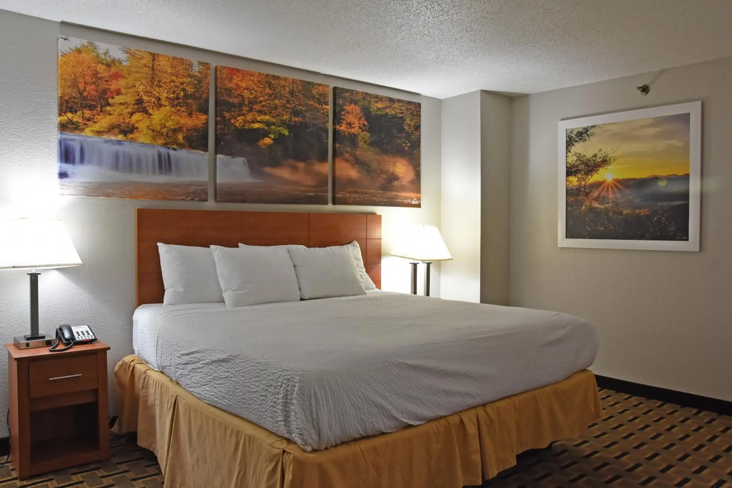 King Room - Mobility Access/Non-Smoking in Days Inn by Wyndham Lebanon King Room - Mobility Access/Non-Smoking in Days Inn by Wyndham Lebanon