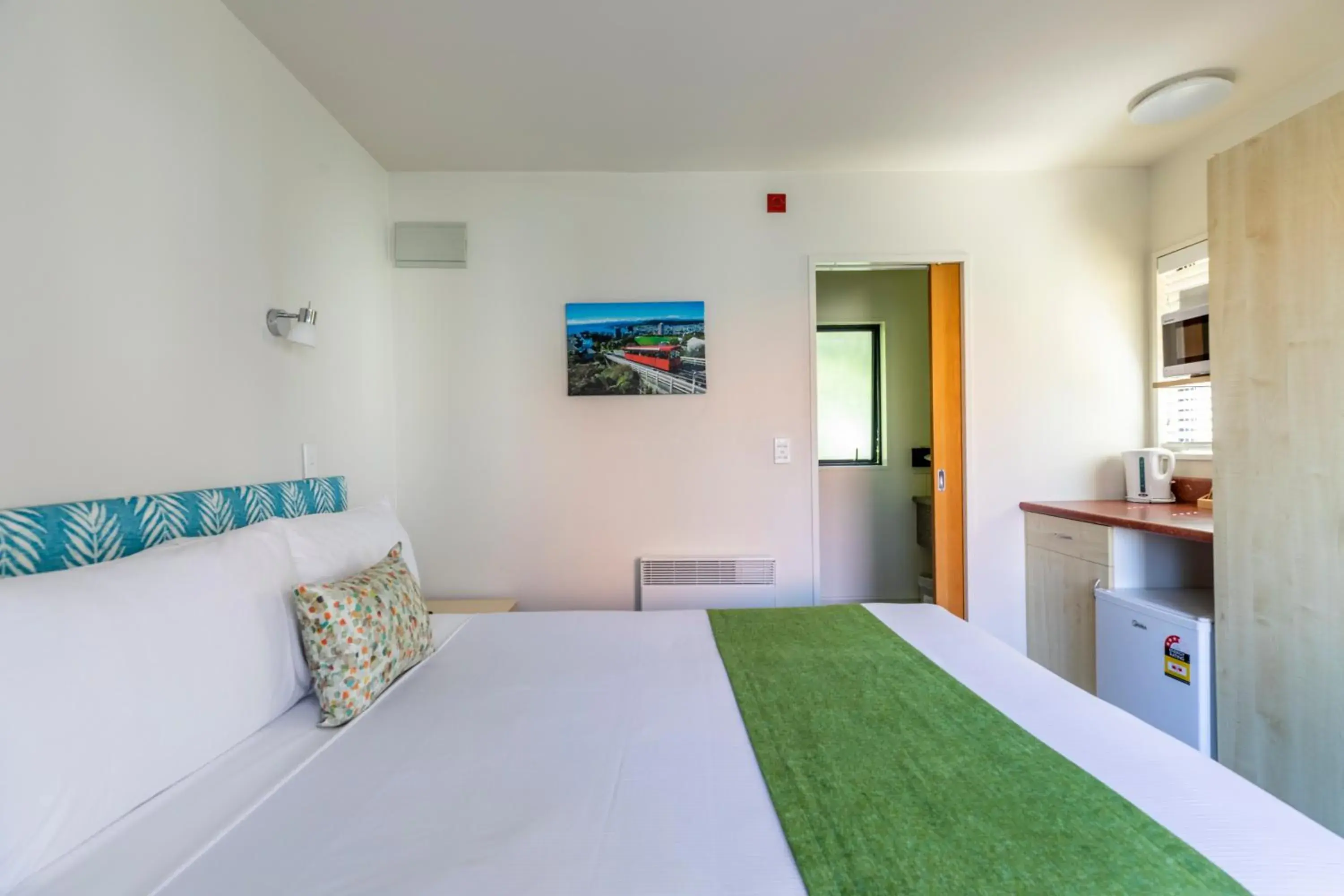 Compact Queen Studio in Bella Vista Motel Wellington Compact Queen Studio in Bella Vista Motel Wellington