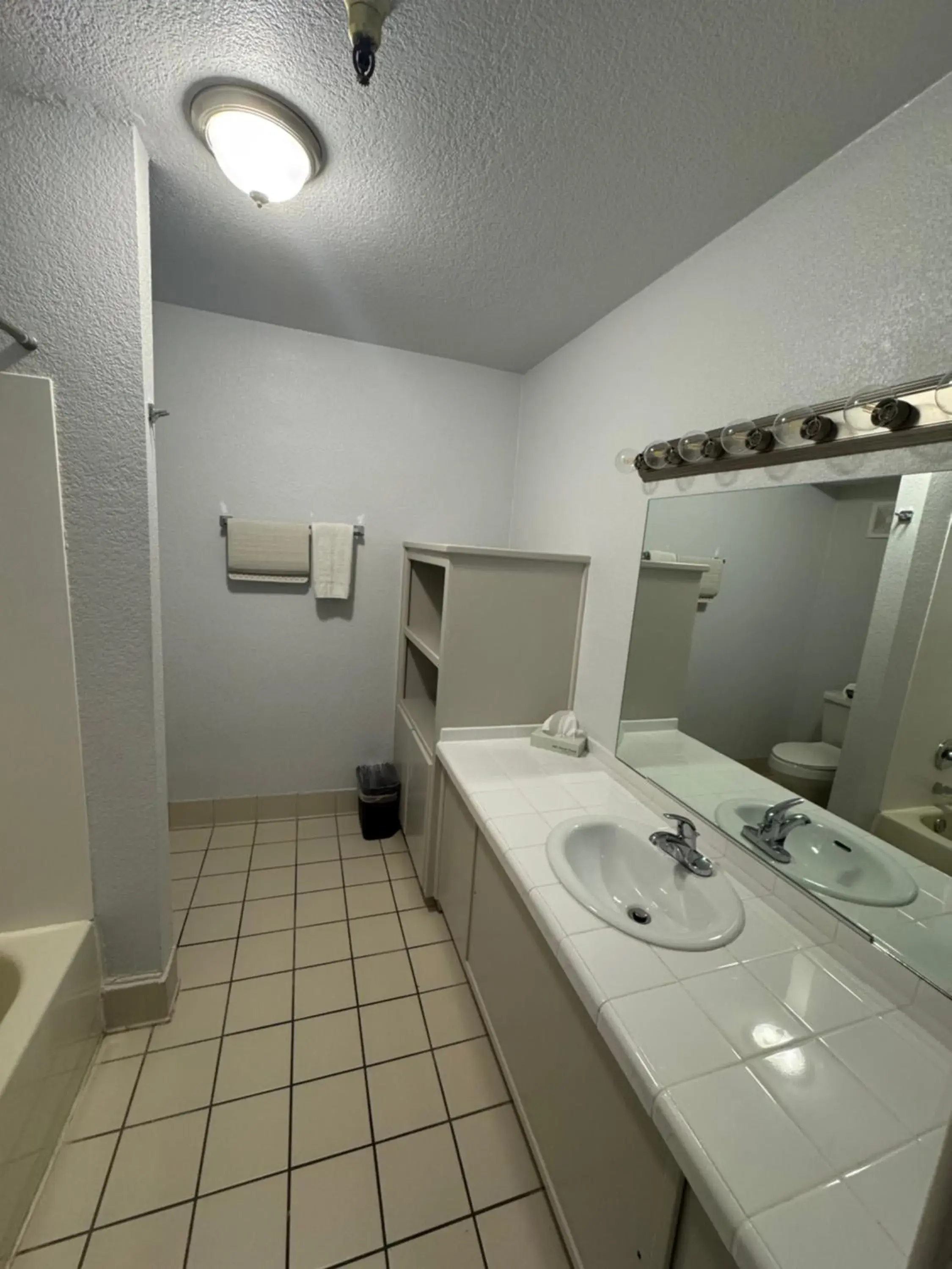 King Suite in The New Pioneer King Suite in The New Pioneer