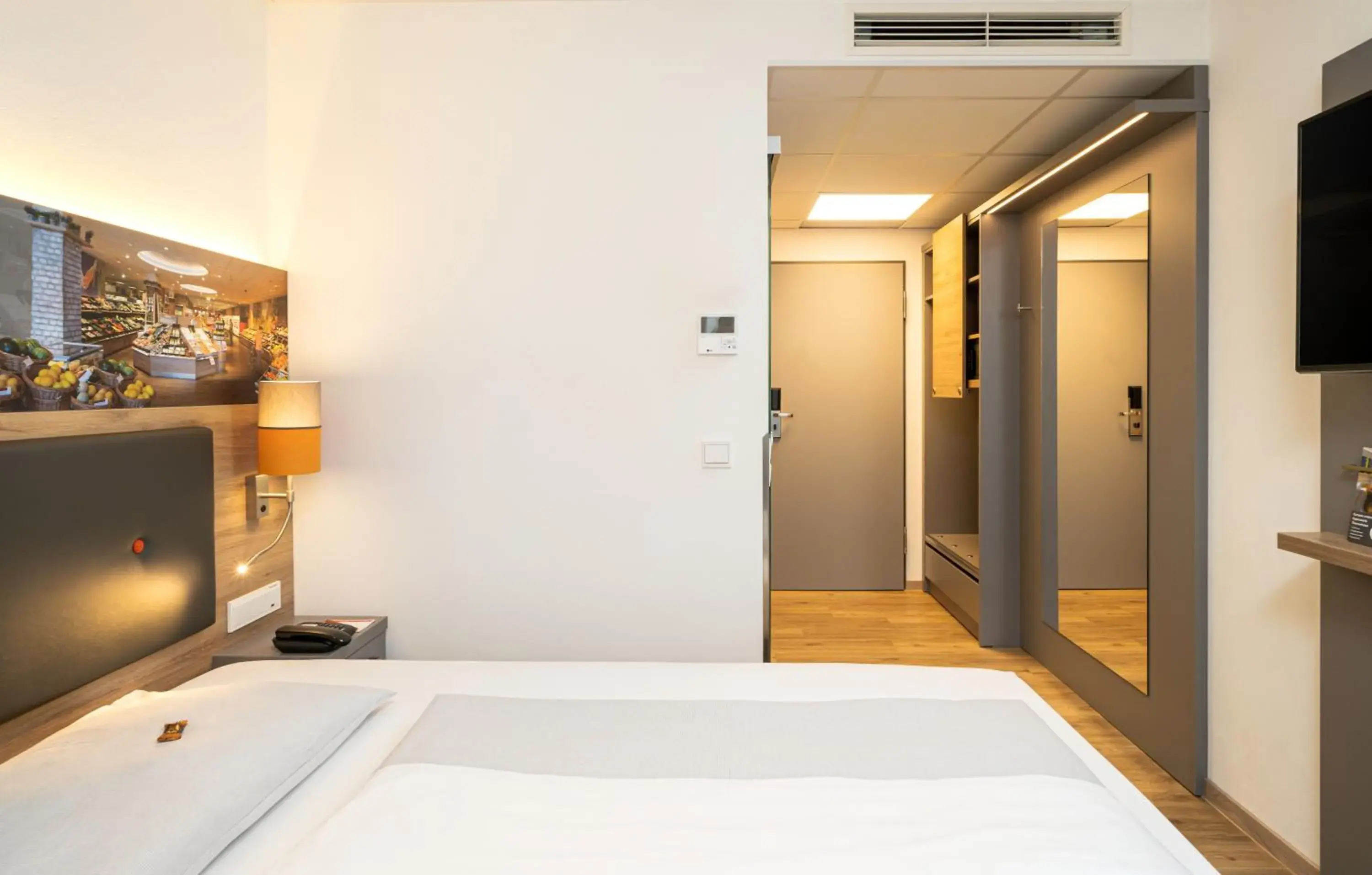 Comfort Single Room - single occupancy in Food Hotel Comfort Single Room - single occupancy in Food Hotel